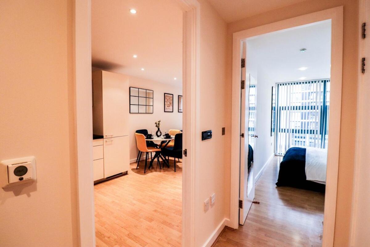 Stunning Canary Wharf Flat-5 Mins From Tube Station Appartement