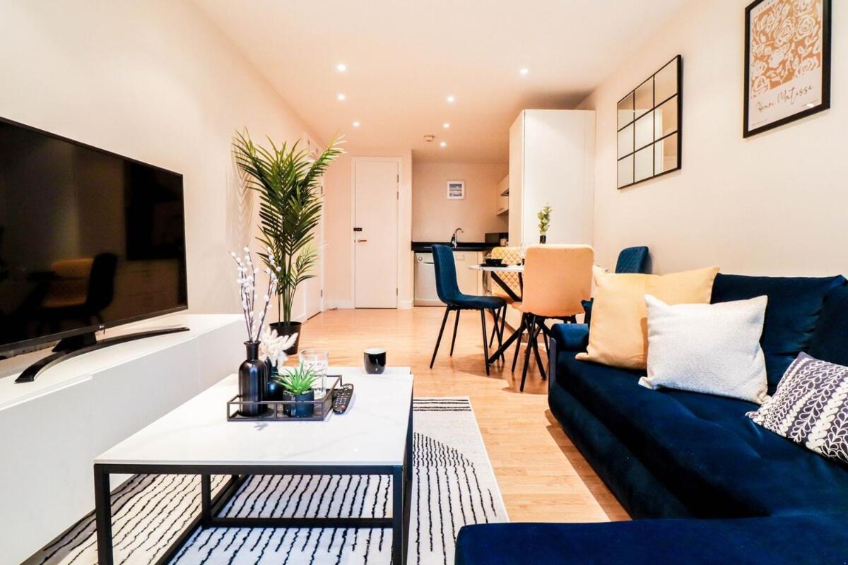 Stunning Canary Wharf Flat-5 Mins From Tube Station Apartment London