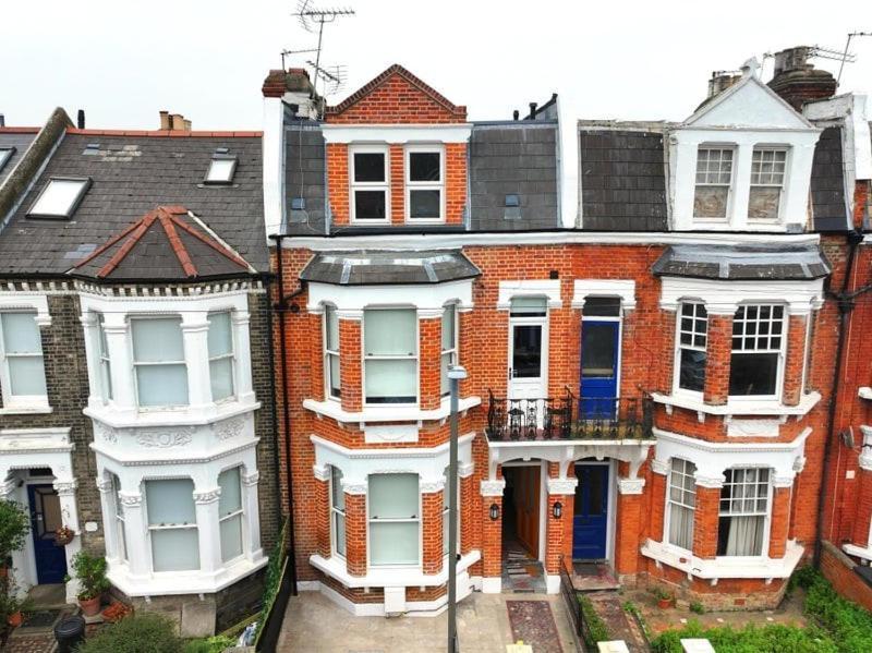 Appartement 2 Bedroom 2 Bth Deluxe Suite, Netflix Games, Near Putney Station, Fulham And Wimbledon, Ideal For Business And Relocator *