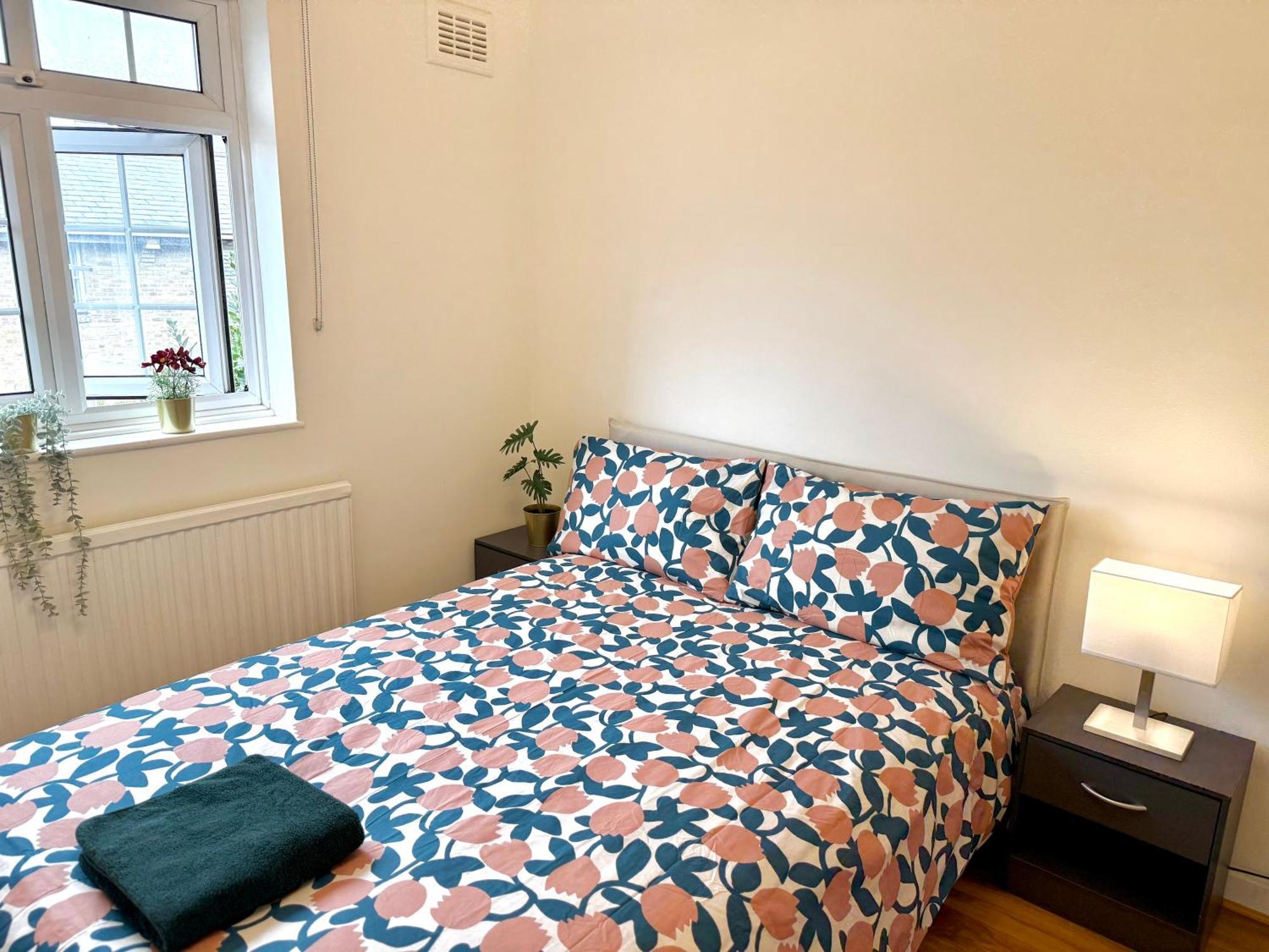Cosy House Tower Bridge Station Walk Hébergement de vacances *