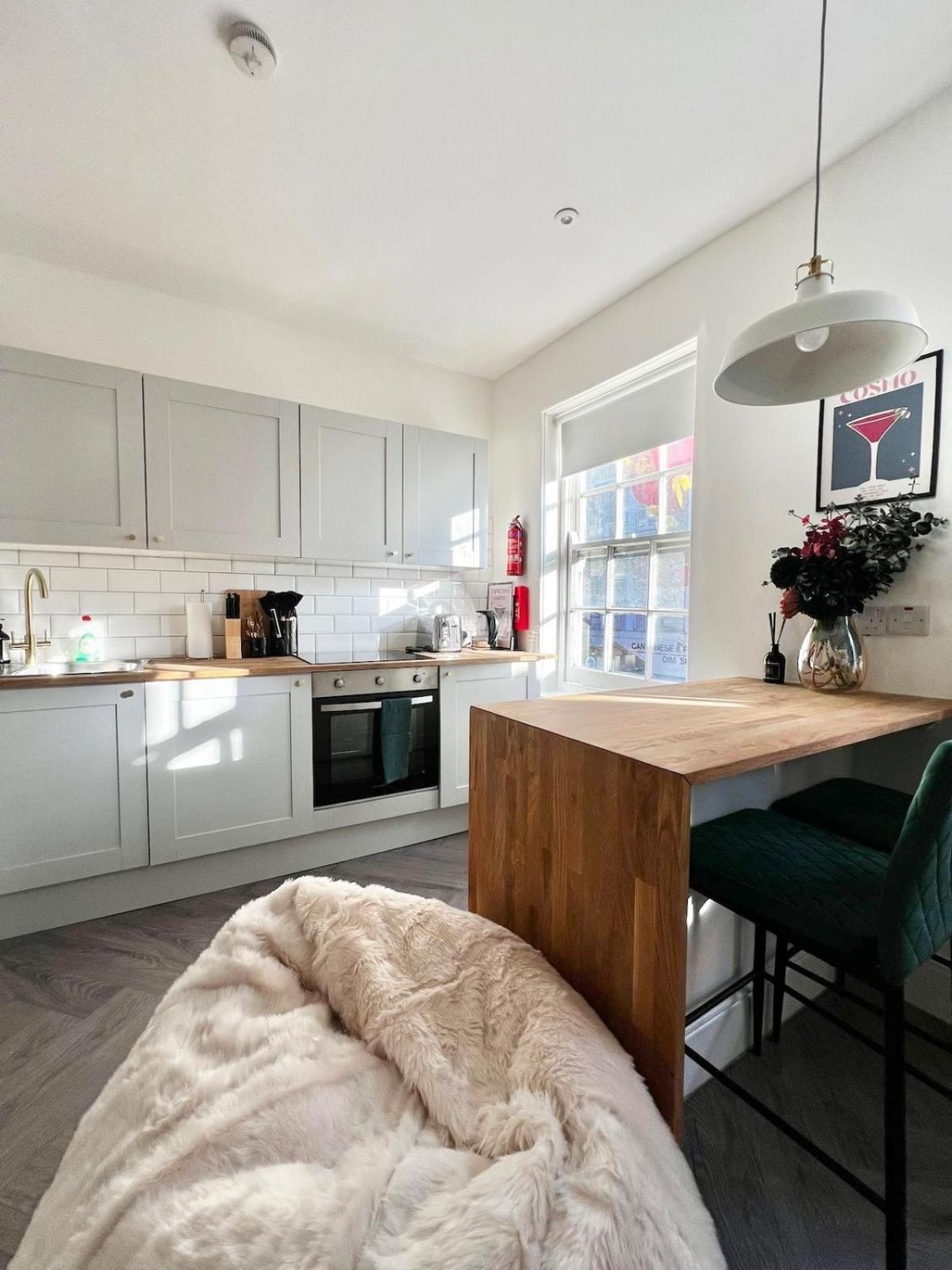 Soho Gem! 2-bedroom Mansion Flat * Londres