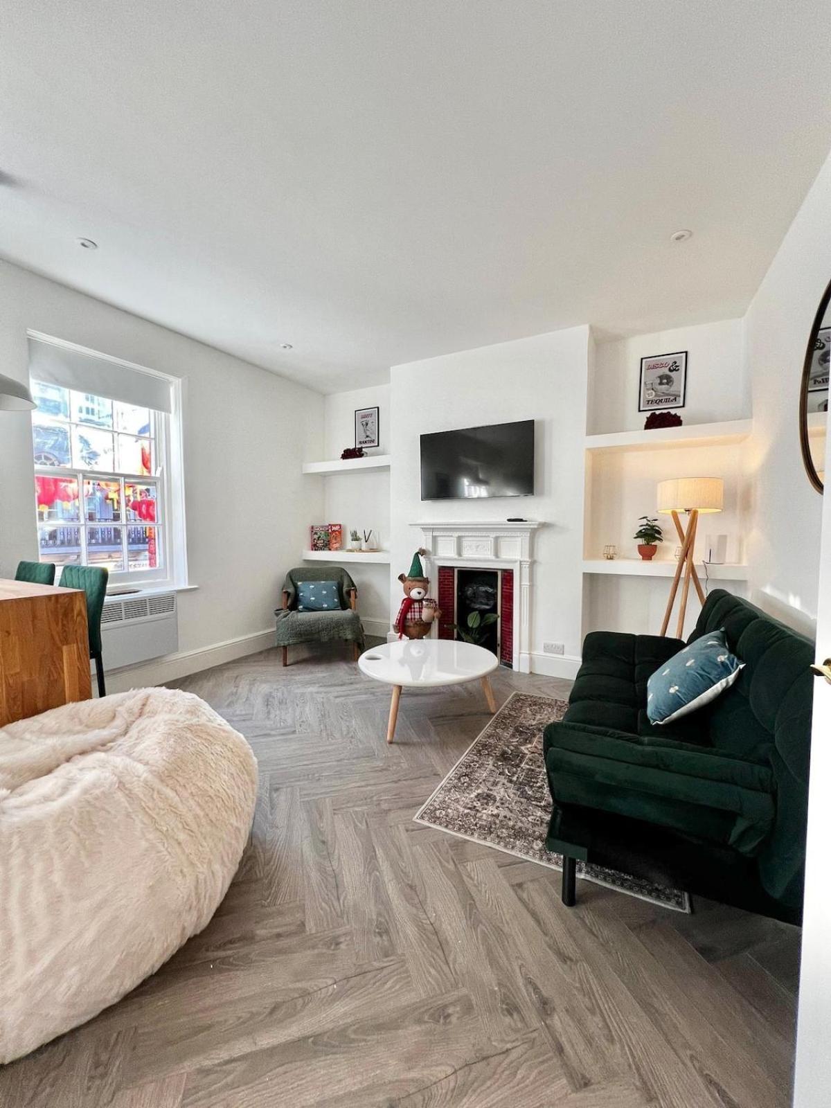 Soho Gem! 2-bedroom Mansion Flat * Londres