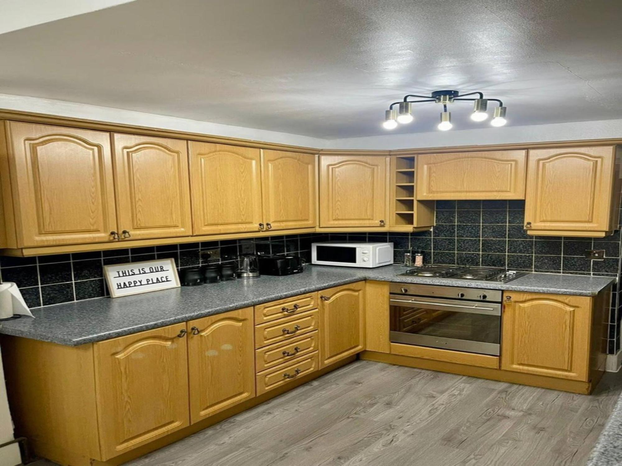 Modern 5 Bedroom House - Enfield Vakantiehuis Londen