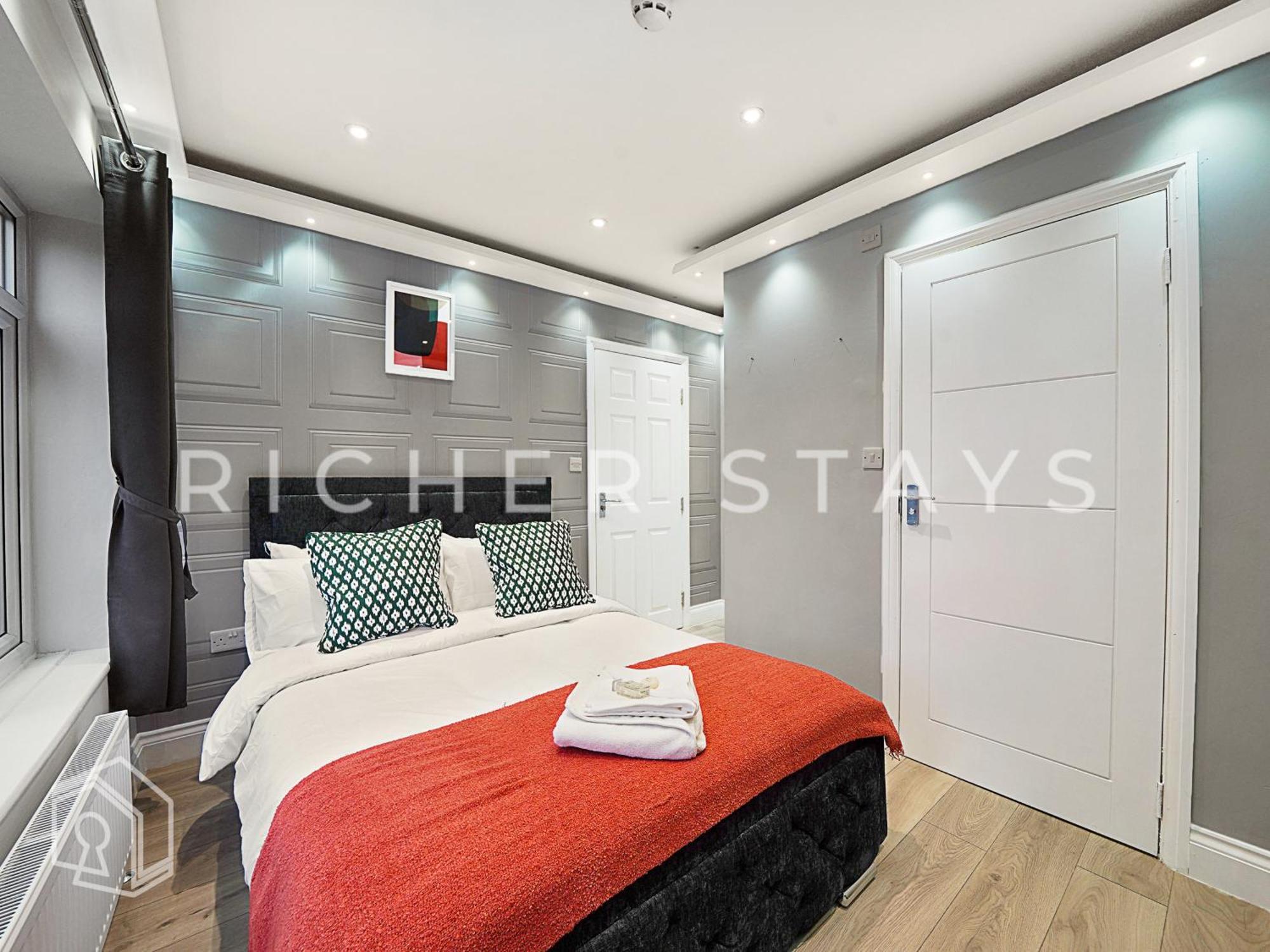 Leyton Guest - And Amenities Londres
