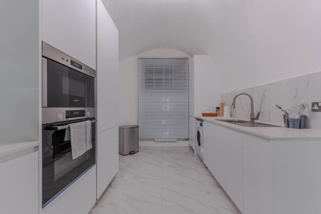Appartement Elegant 1 Bedroom Lower Ground On Harley Street 1h Londres