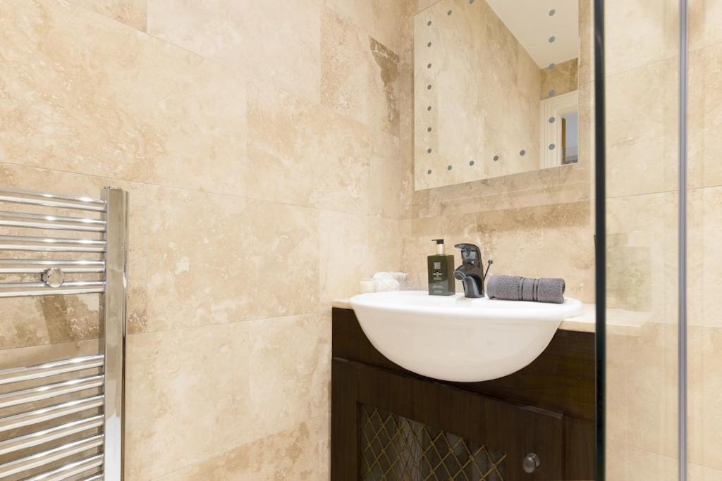 Exclusive Covent Garden For Luxury Nomads Groups *