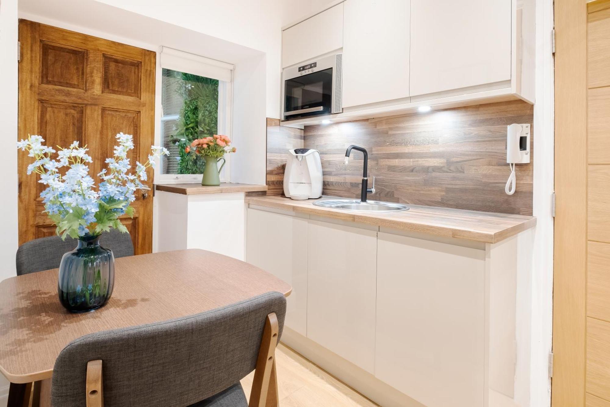 Luxury In The Heart Of * London