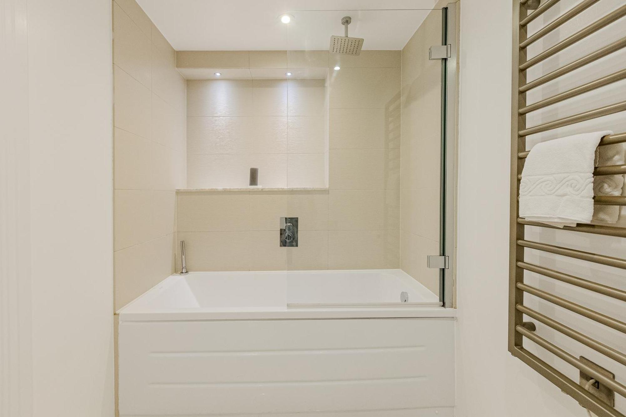 Hidden Gem In Covent Garden Apartment *