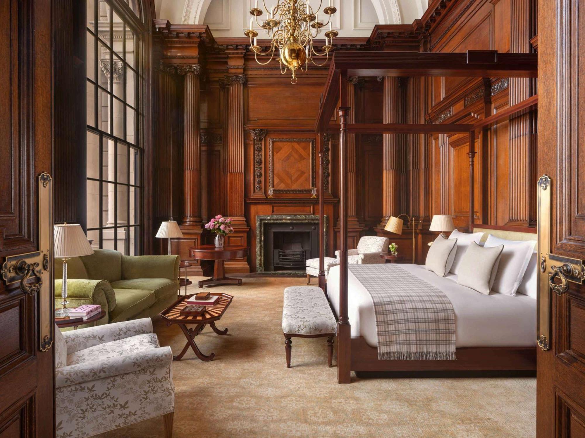 Raffles At The Owo Hotel Londen