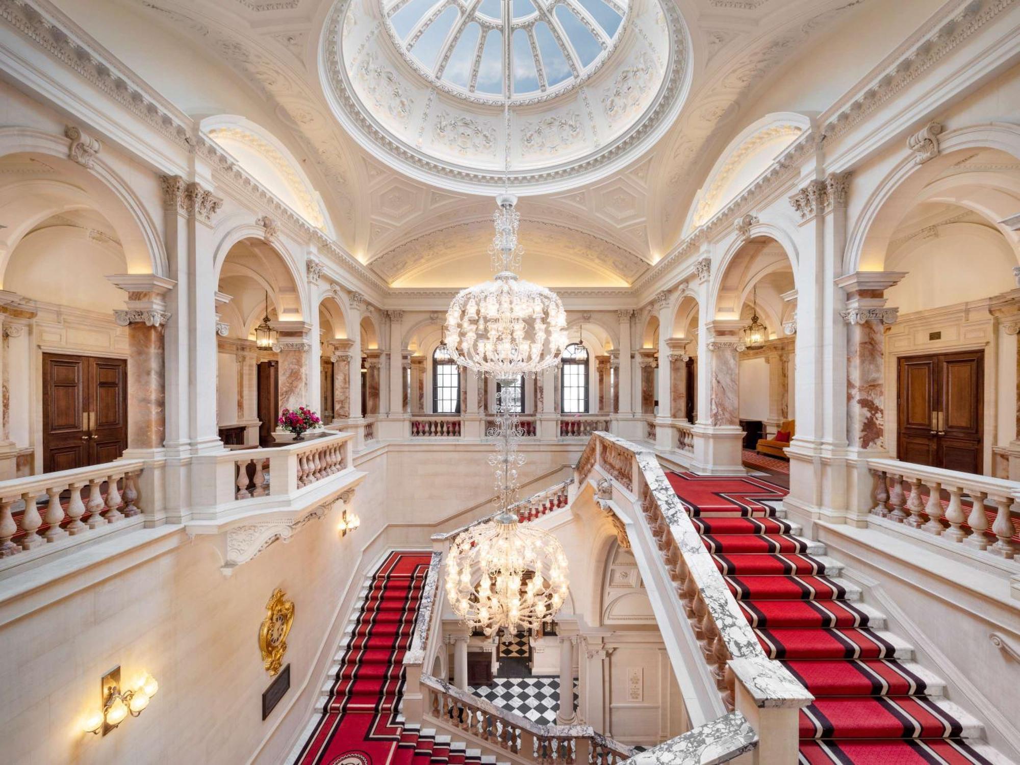 Raffles At The Owo Londen