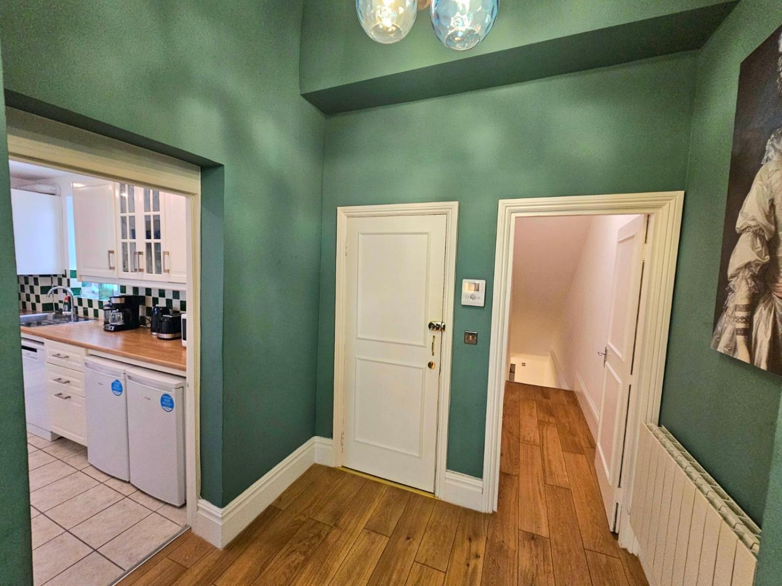 Stunning Hyde Park Home, Ground Floor Maisonette, Duplex, Near Tube Metro Stations Apartamento Londres