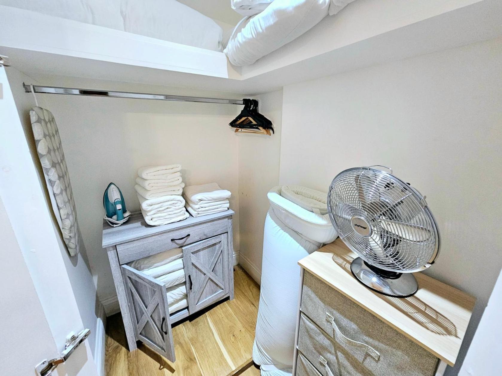 Stunning Hyde Park Home, Ground Floor Maisonette, Duplex, Near Tube Metro Stations * Londres