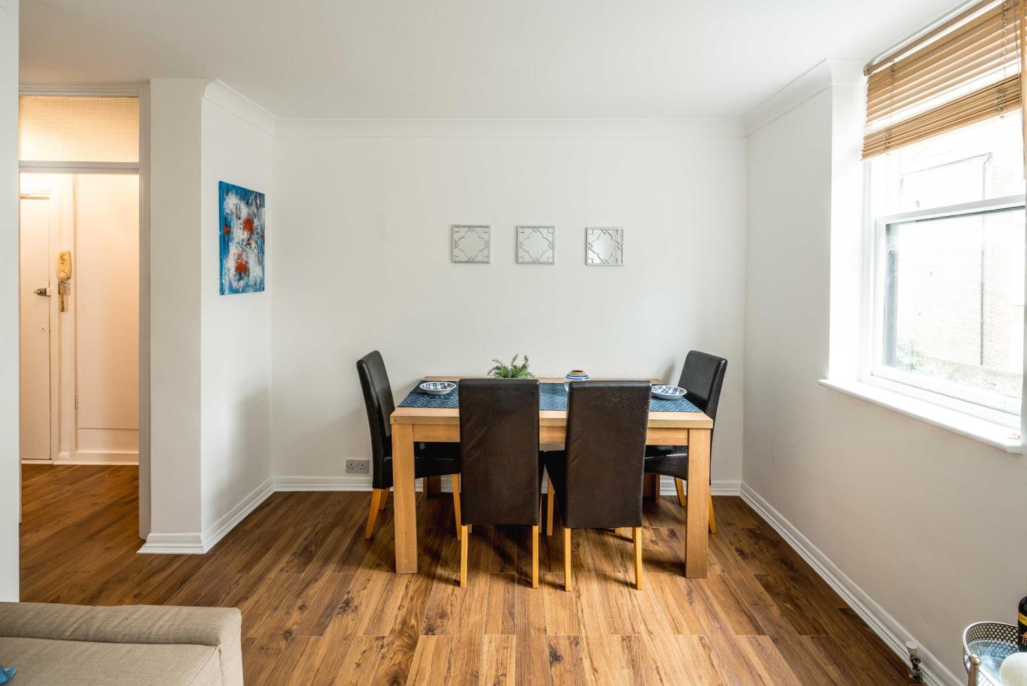 Beautiful 2-bed, 2 Bathrooms Flat In Zone 1, - Just Minutes Walk To High Street Kensington, Earls Court, Hyde Park Appartement *