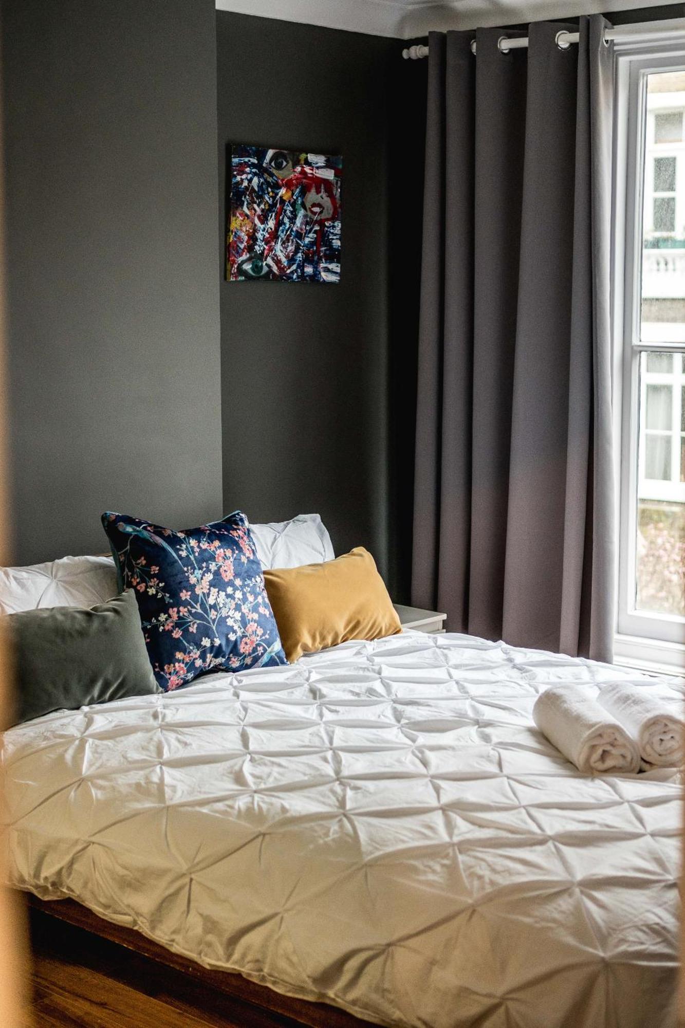 Appartement Beautiful 2-bed, 2 Bathrooms Flat In Zone 1, - Just Minutes Walk To High Street Kensington, Earls Court, Hyde Park *