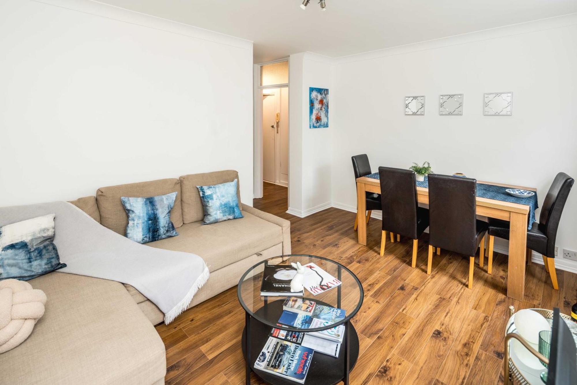 Beautiful 2-bed, 2 Bathrooms Flat In Zone 1, - Just Minutes Walk To High Street Kensington, Earls Court, Hyde Park Appartement Londen