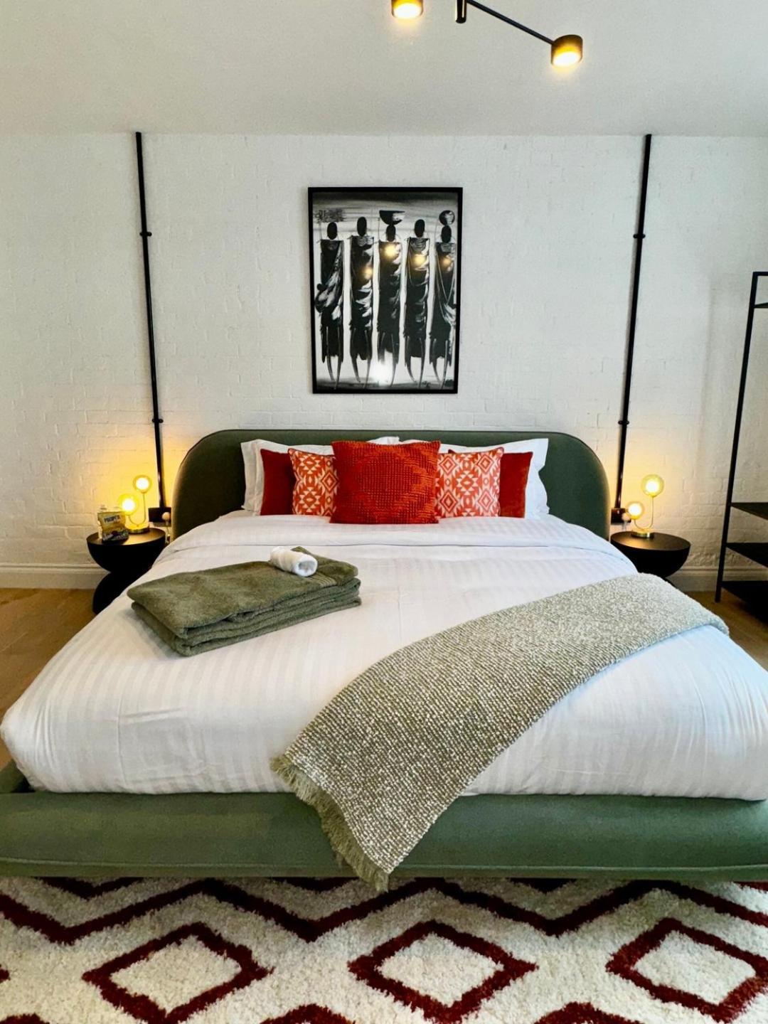 Appartement Newly Refurbished W/ River Views *