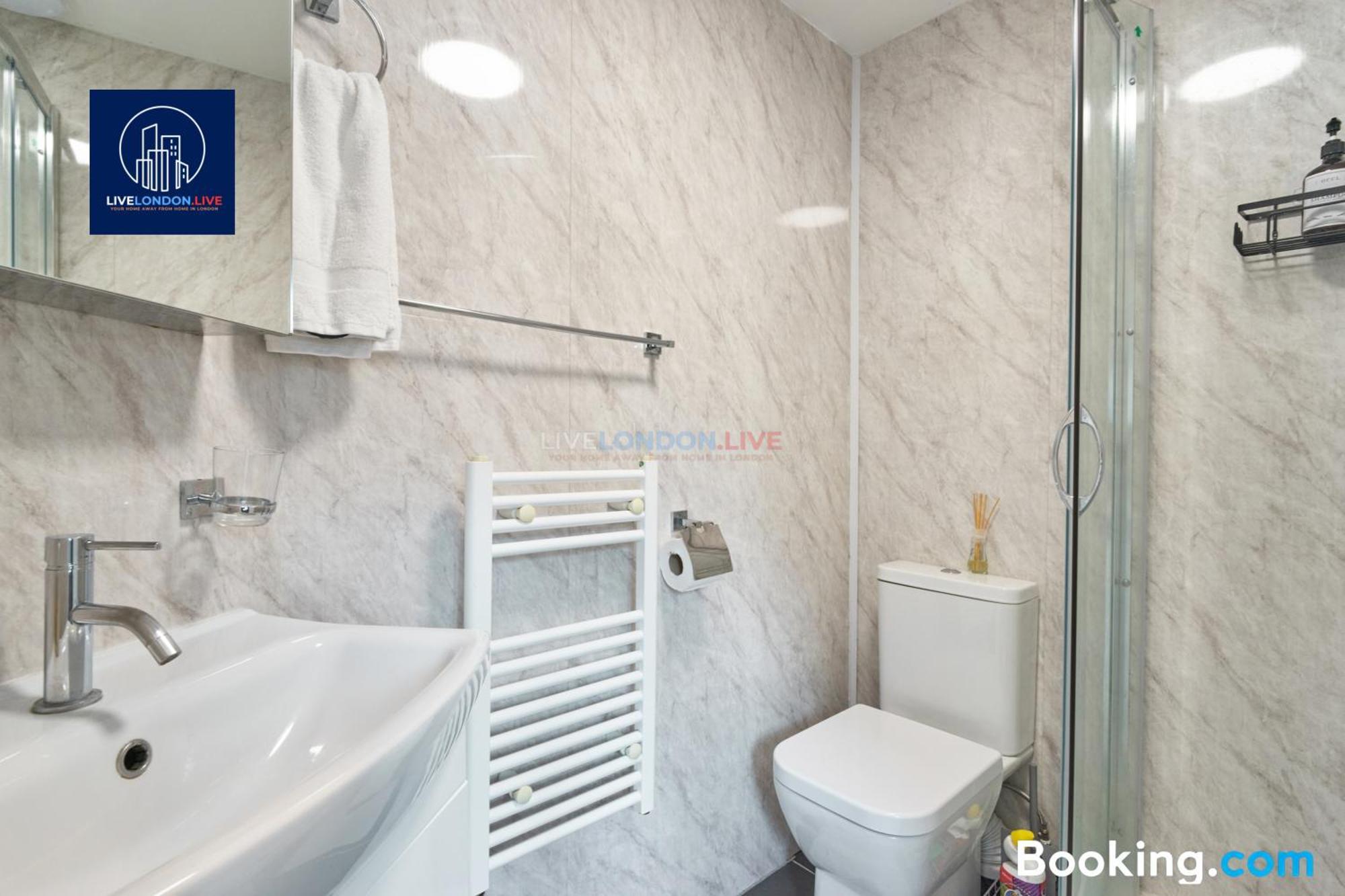 Apartment Last-minute Reserve L Sleeps Up To 4 Guests L One-bedroom With King Bed And High Ceilings Near Camden By Live Short Lets & Serviced *