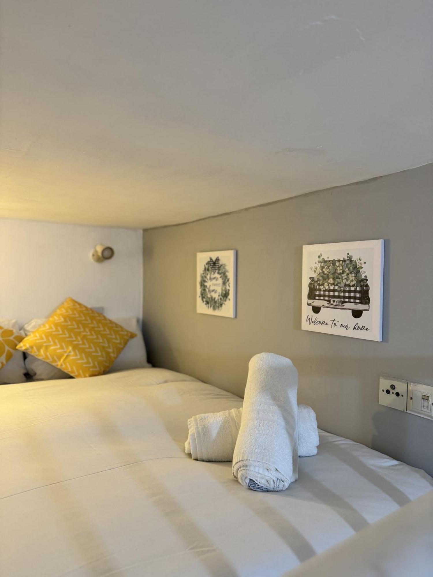 Compact Flat Close To Hyde Park