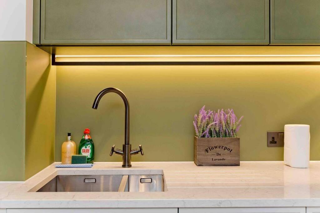 Appartement Stylish Flat In Chelsea Creek 11