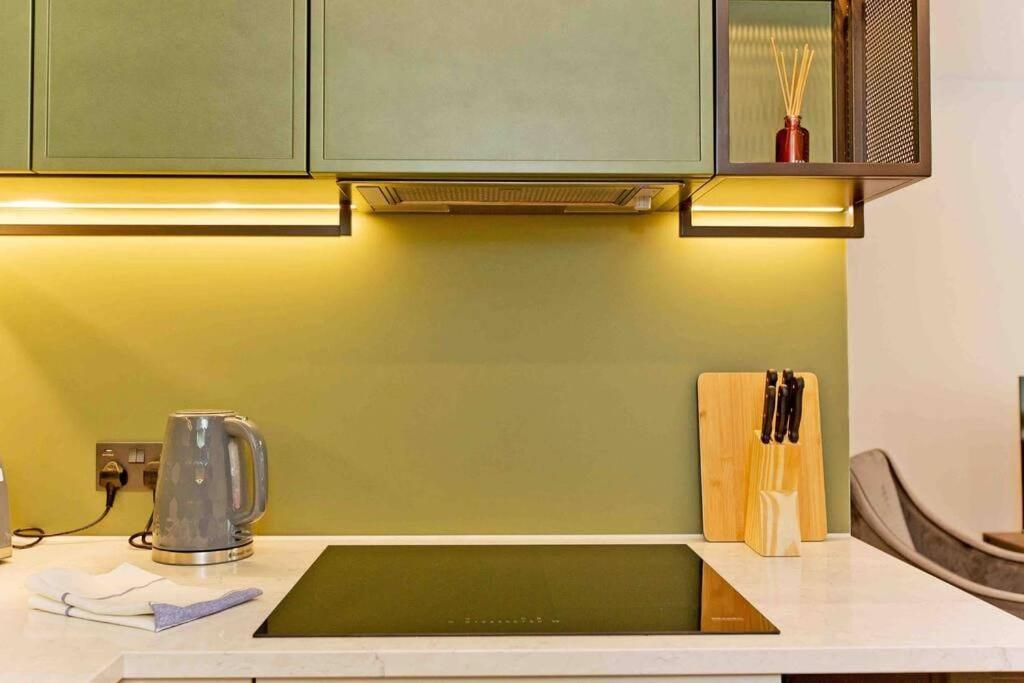 Stylish Flat In Chelsea Creek 11