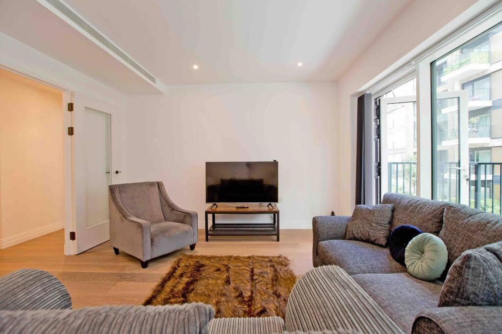 Stylish Flat In Chelsea Creek 11 *