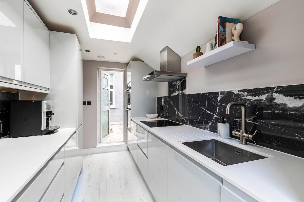 Appartement Serenity - Fulham Eve, Sleeps 14 Londres