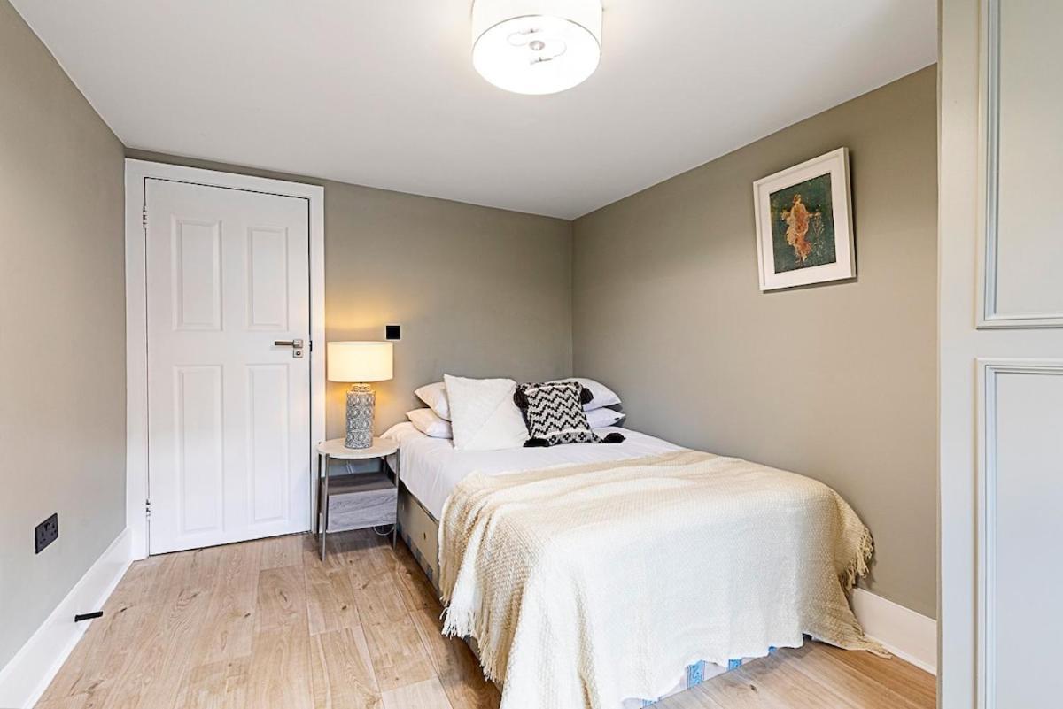 Serenity - Fulham Eve, Sleeps 14 Londres