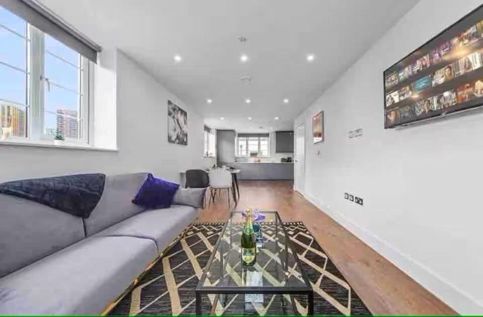 Sleep 6 Eye Victoria Vauxhall Wr4 * Londres