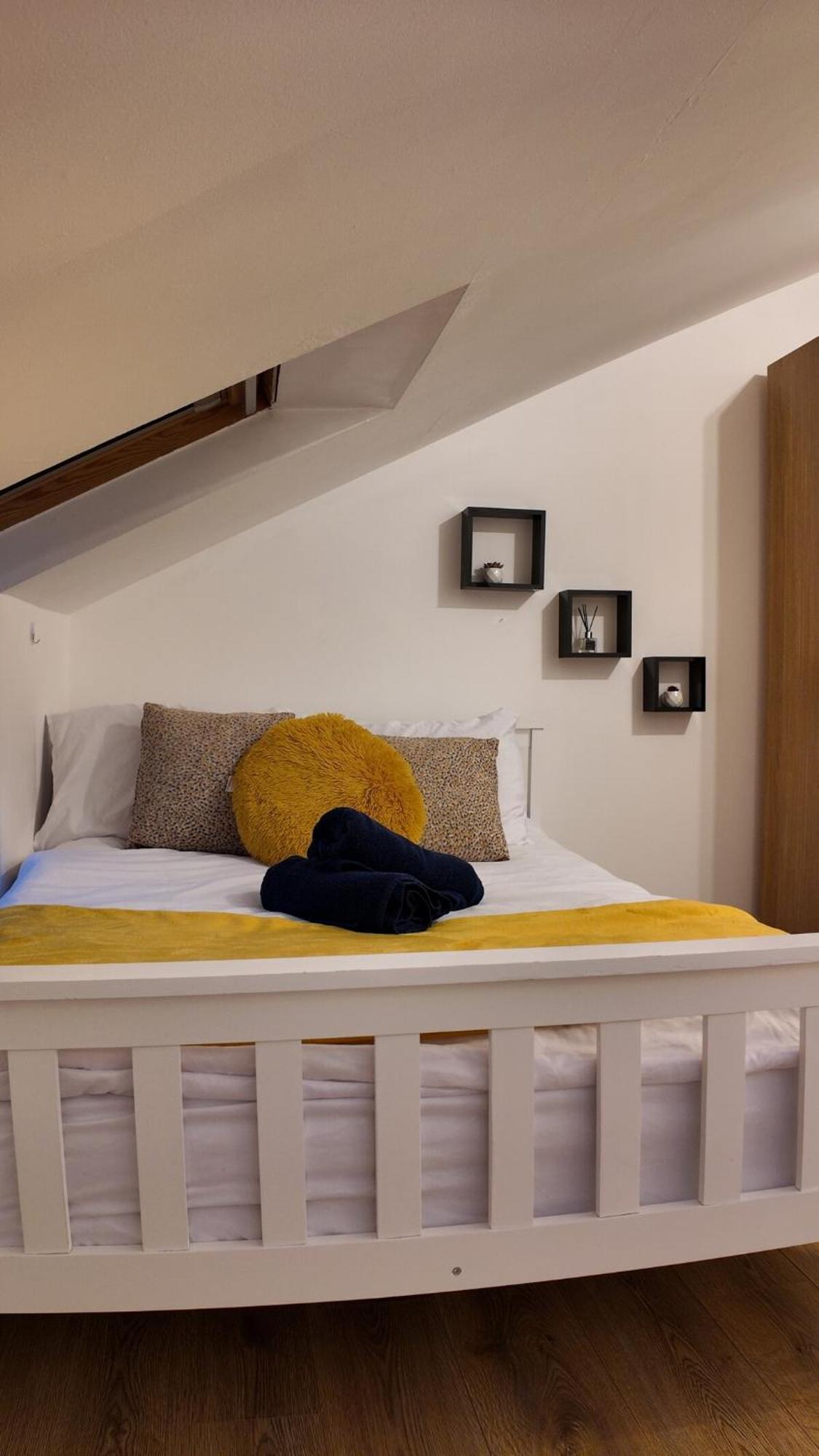 Luxury 4 Bedroom With Patio - 10 Min From Westfield Hr3 * Londres