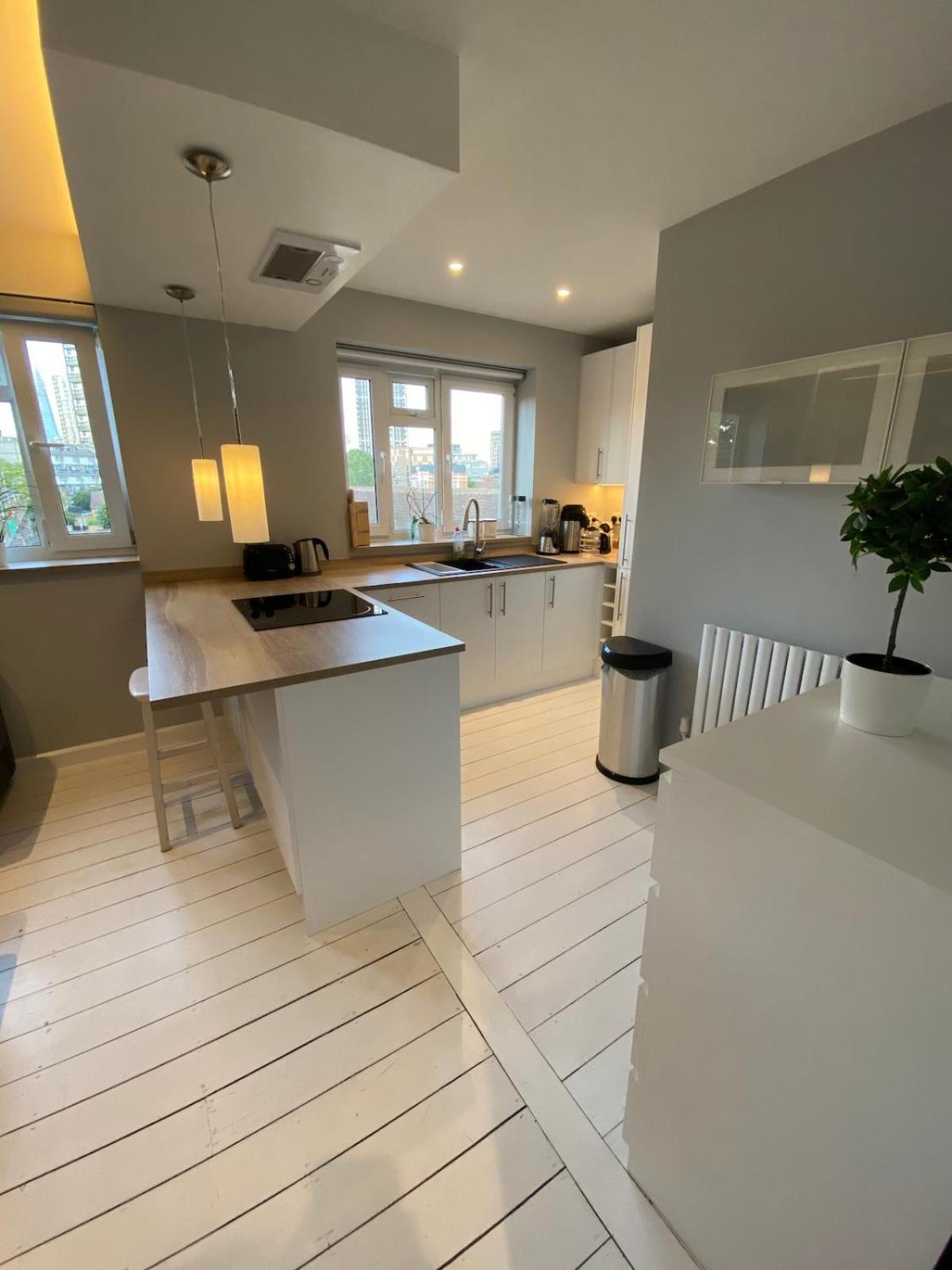 Newly Renovated - 70m2 Modern & Cosy - Balcony * Londres