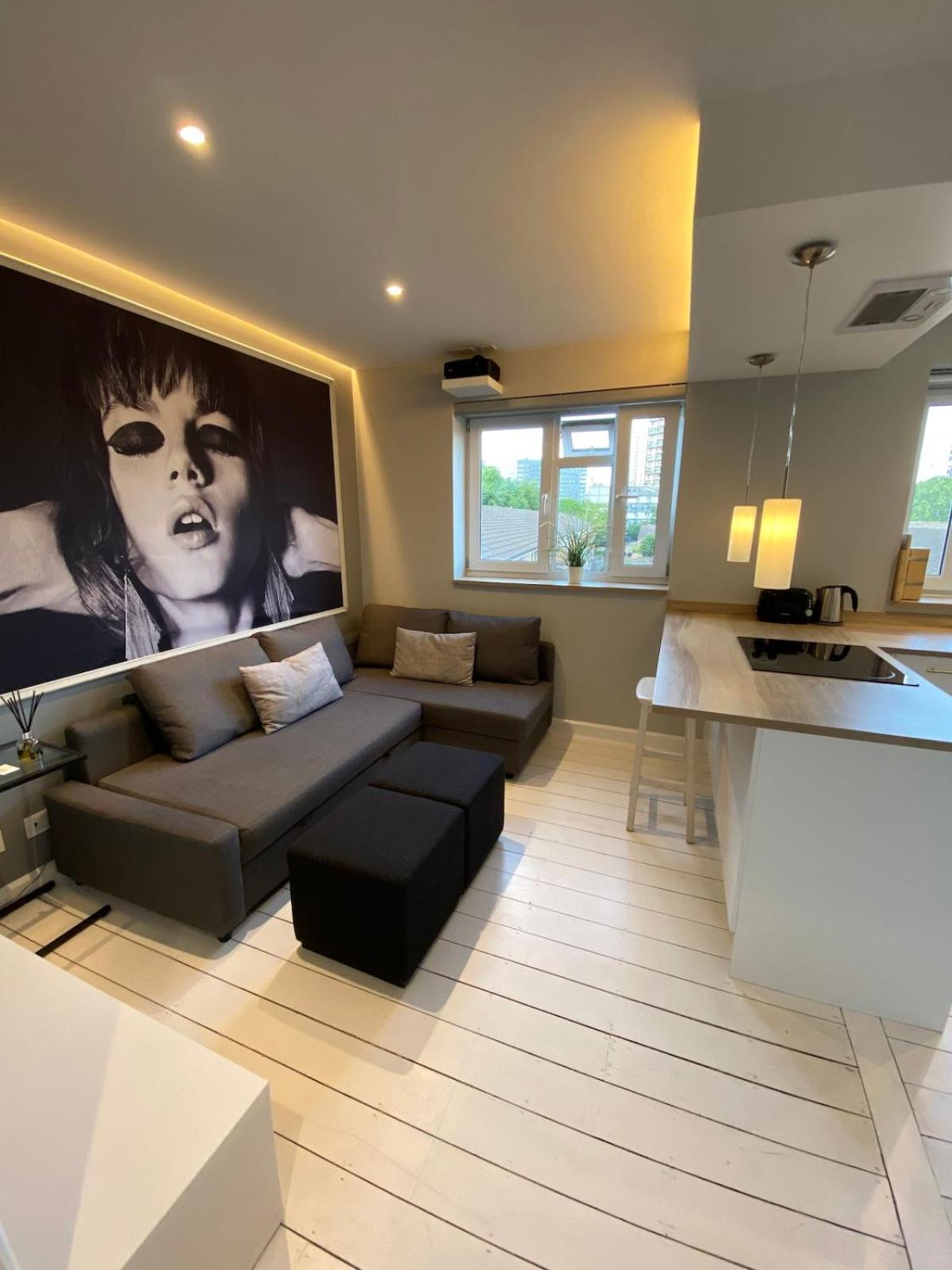 Newly Renovated - 70m2 Modern & Cosy - Balcony Apartamento *