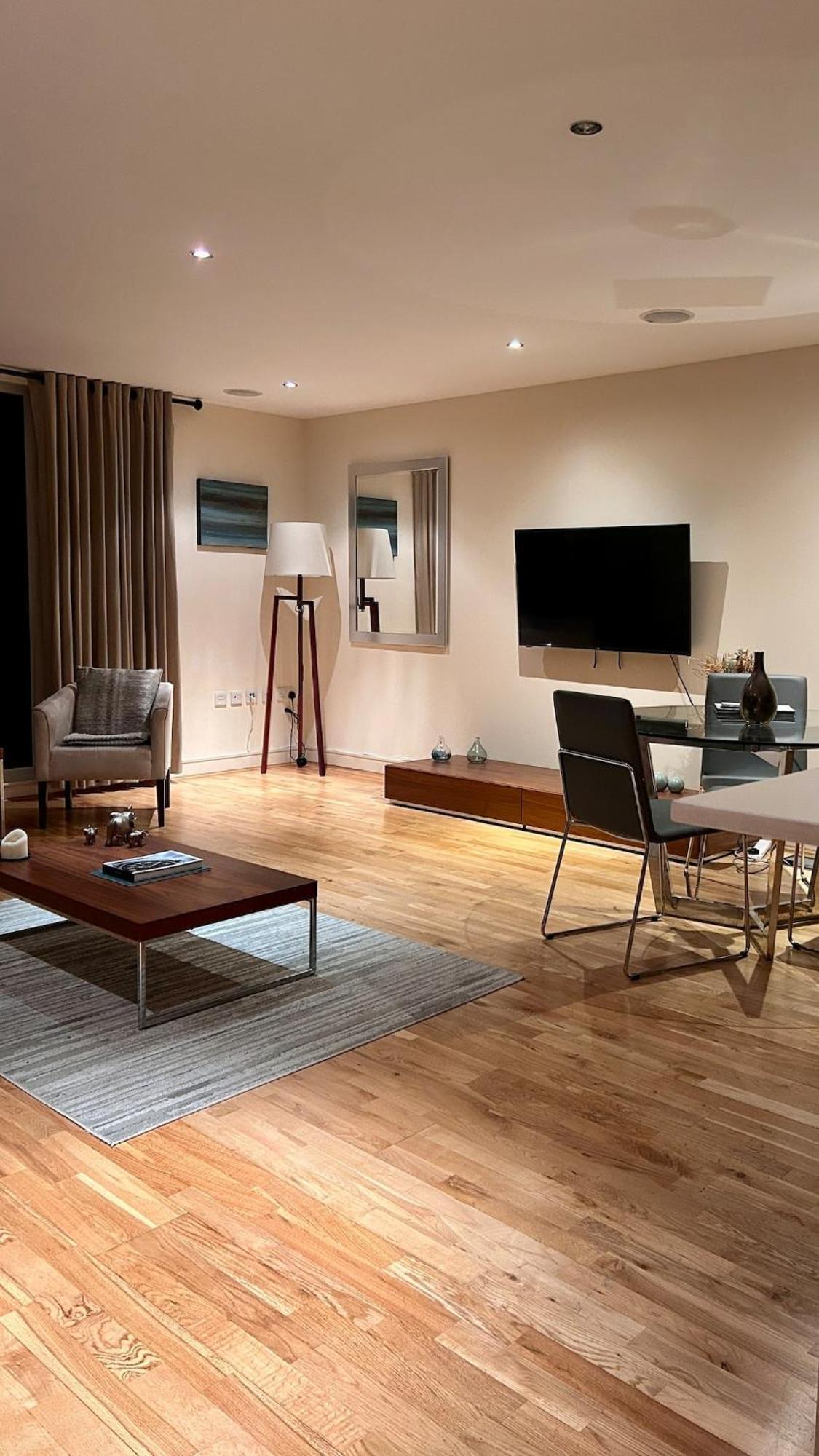 Comfortable & Well-located 2 Bed In Chelsea Appartement