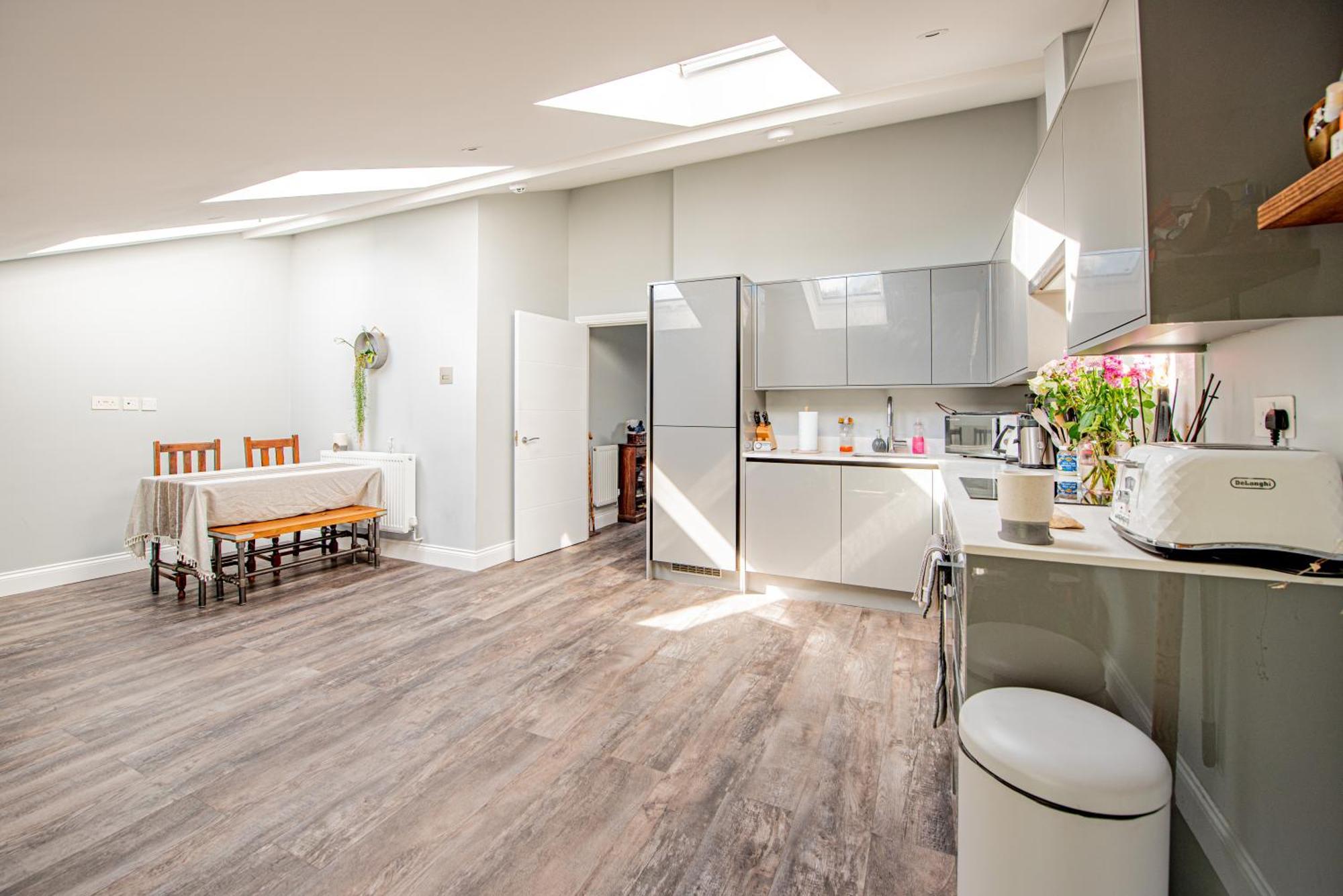 Peaceful 2-bed Flat In Appartement