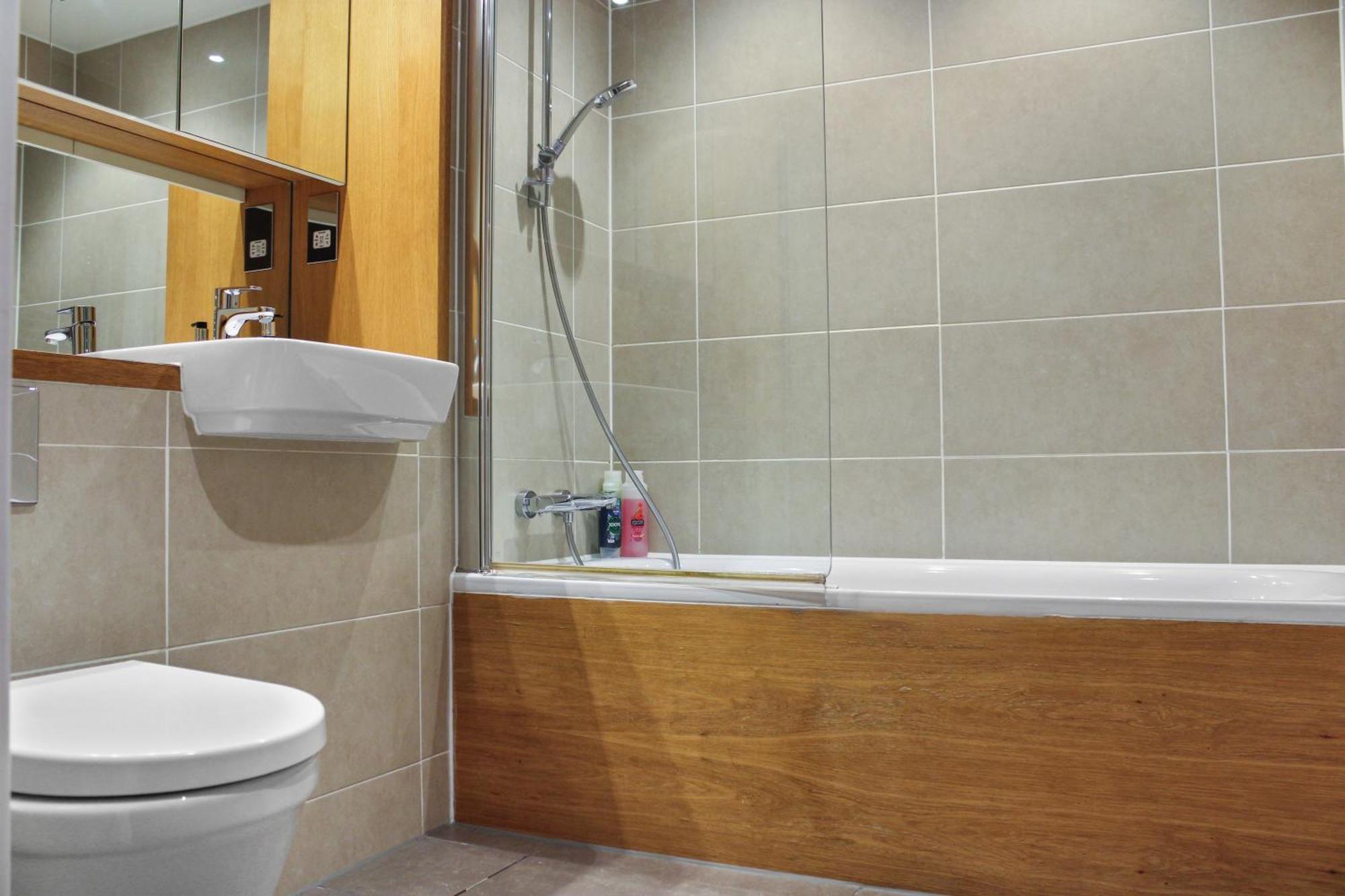Appartement Station 5 Minutes, Balcony , 10 Minutes To O2 Arena *