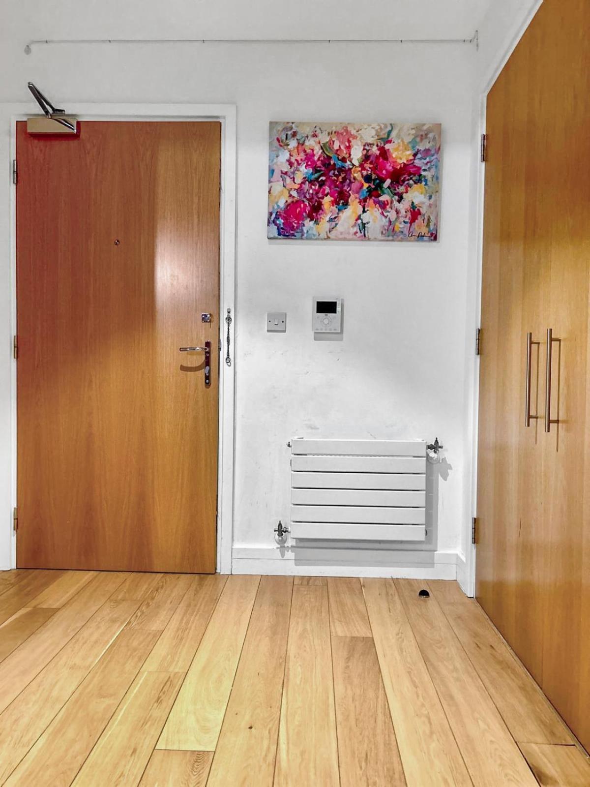 Apartamento Station 5 Minutes, Balcony , 10 Minutes To O2 Arena *