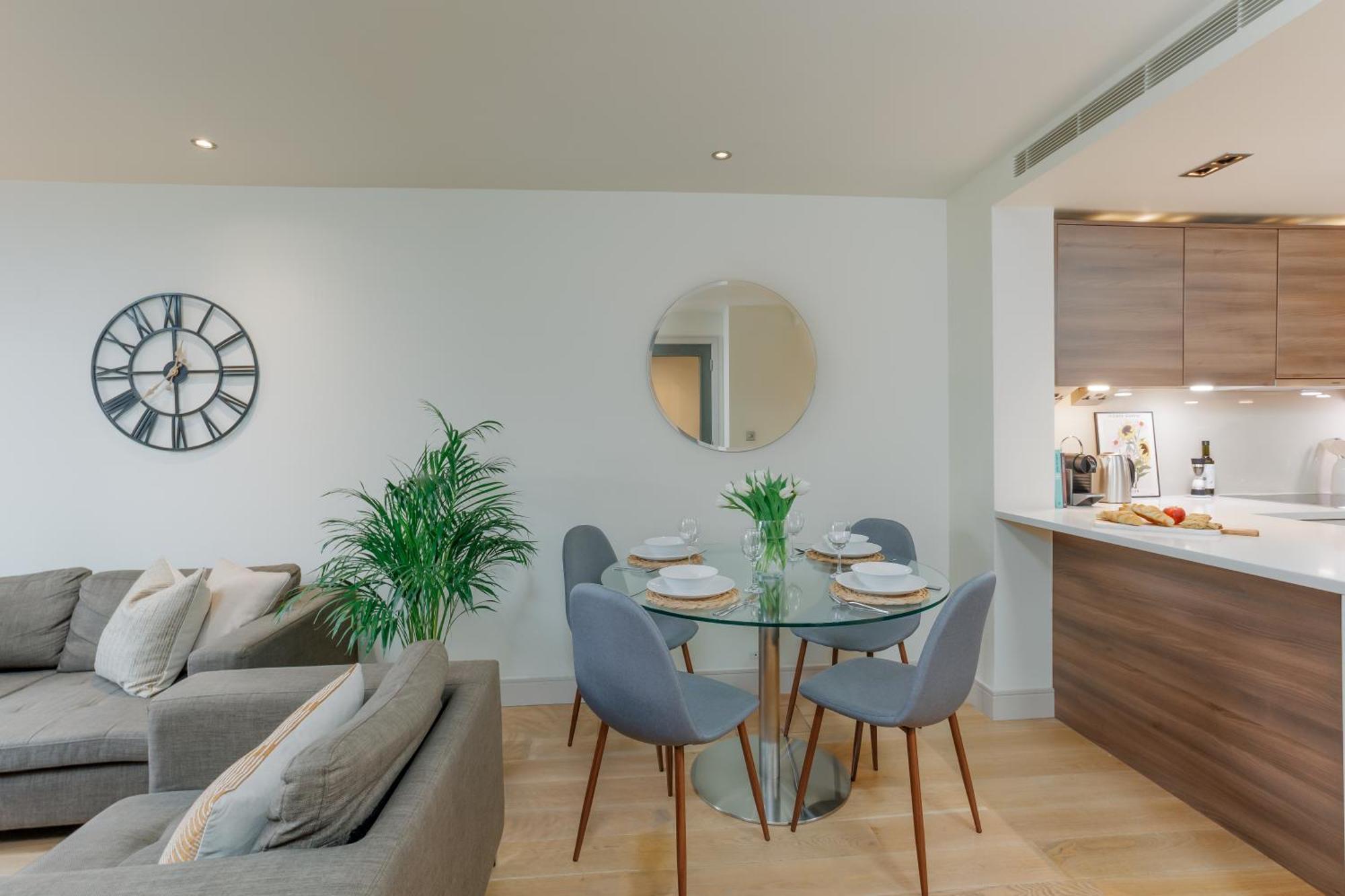 Starhost Residences - Spacious 1-bedroom With Balcony Londres