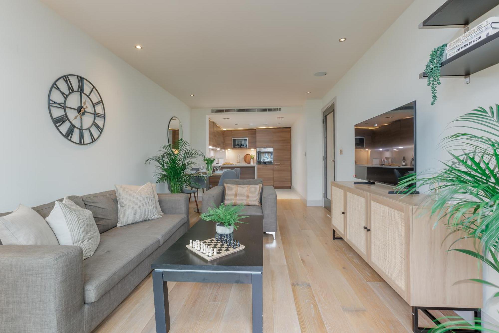 Starhost Residences - Spacious 1-bedroom With Balcony *