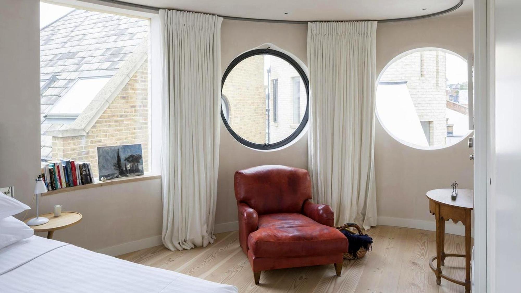 Kyle With Garden And Heated Pool Londen