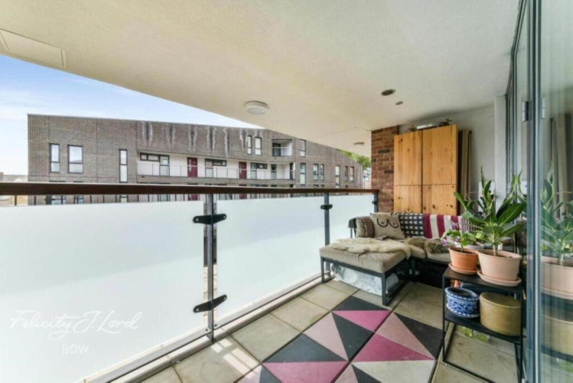 Spacious 2 Bedroom With Balcony Appartement