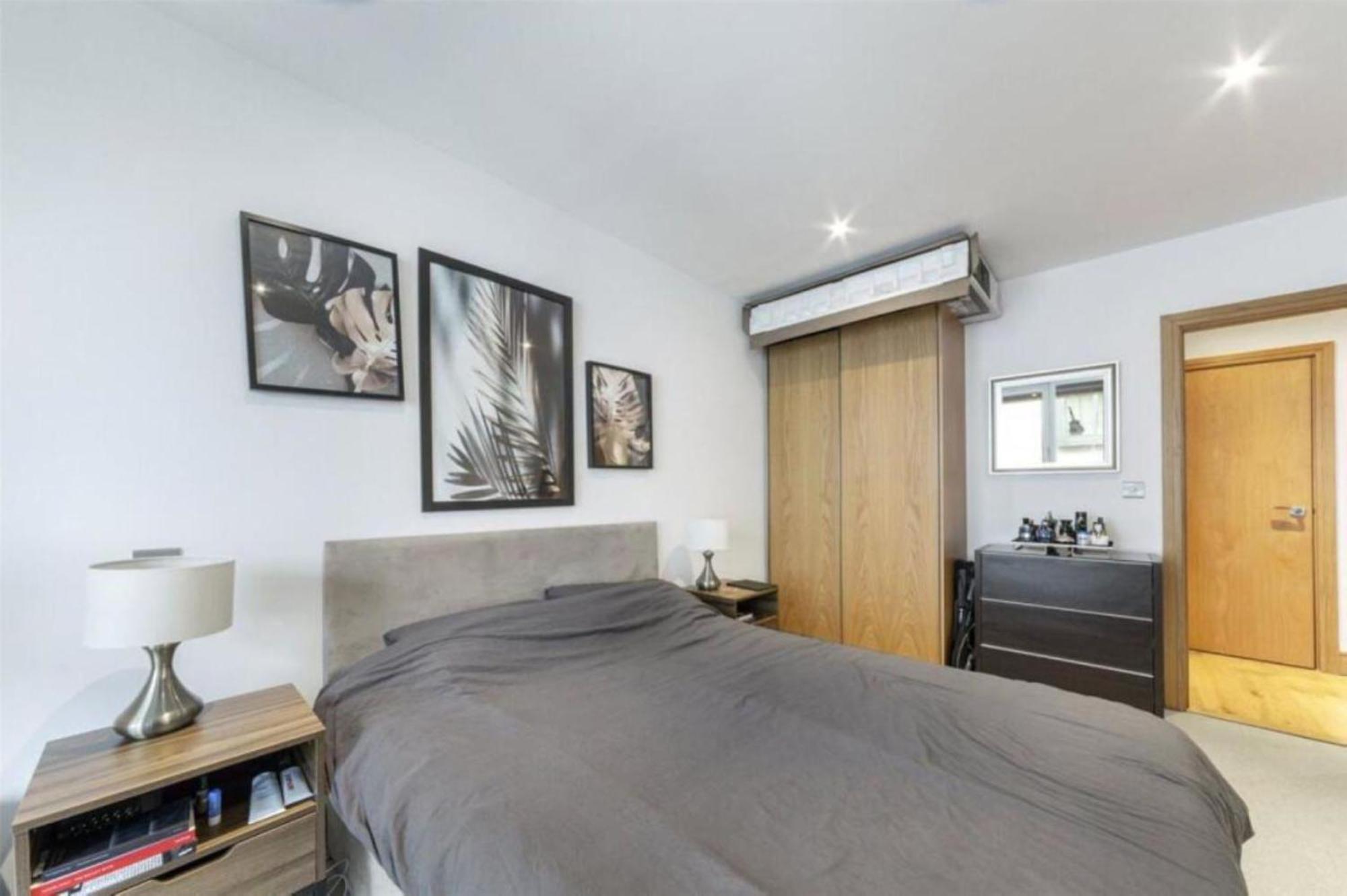 Beautiful Modern 2 Bedroom With Balcony