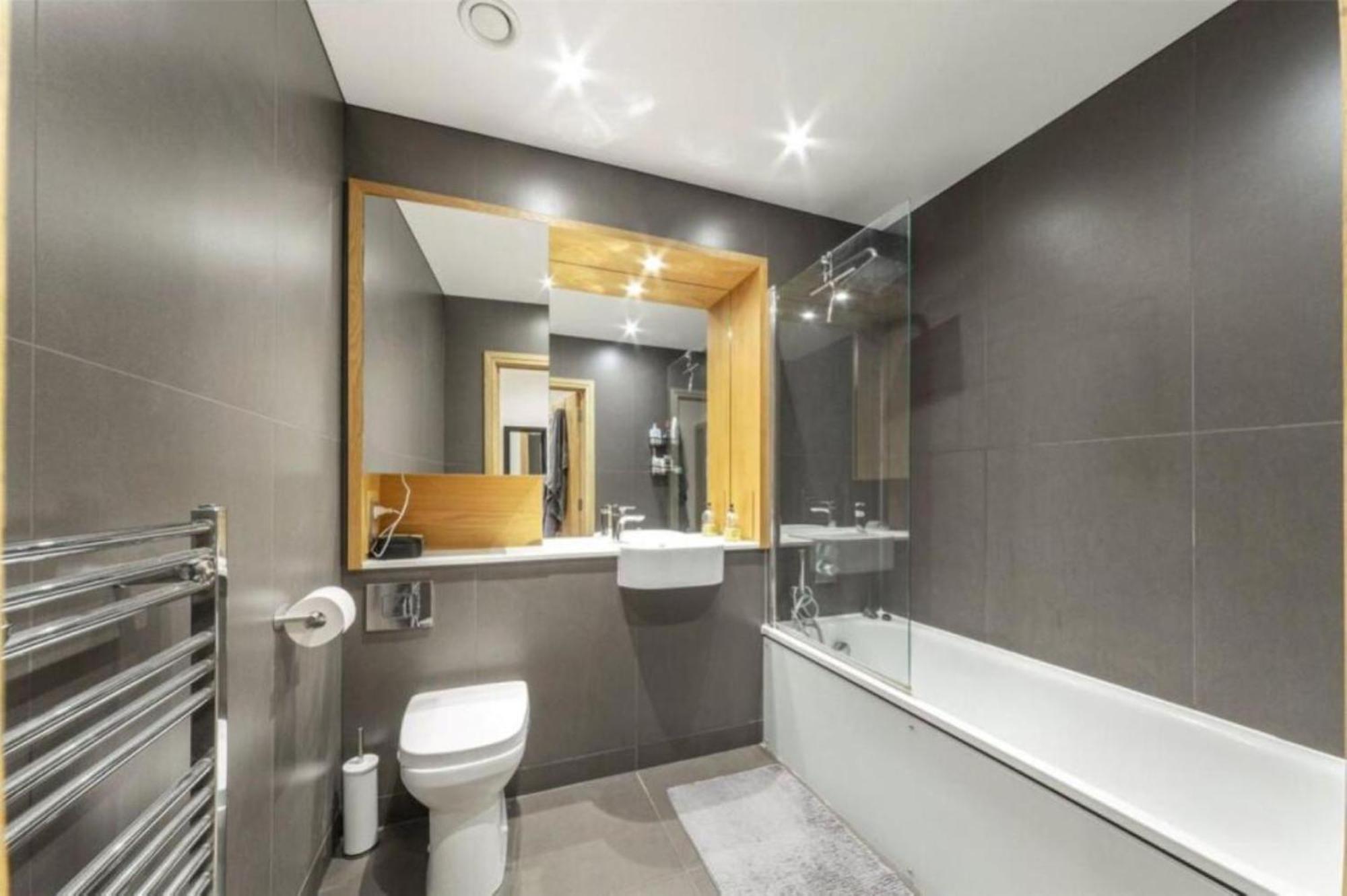 Appartement Beautiful Modern 2 Bedroom With Balcony *