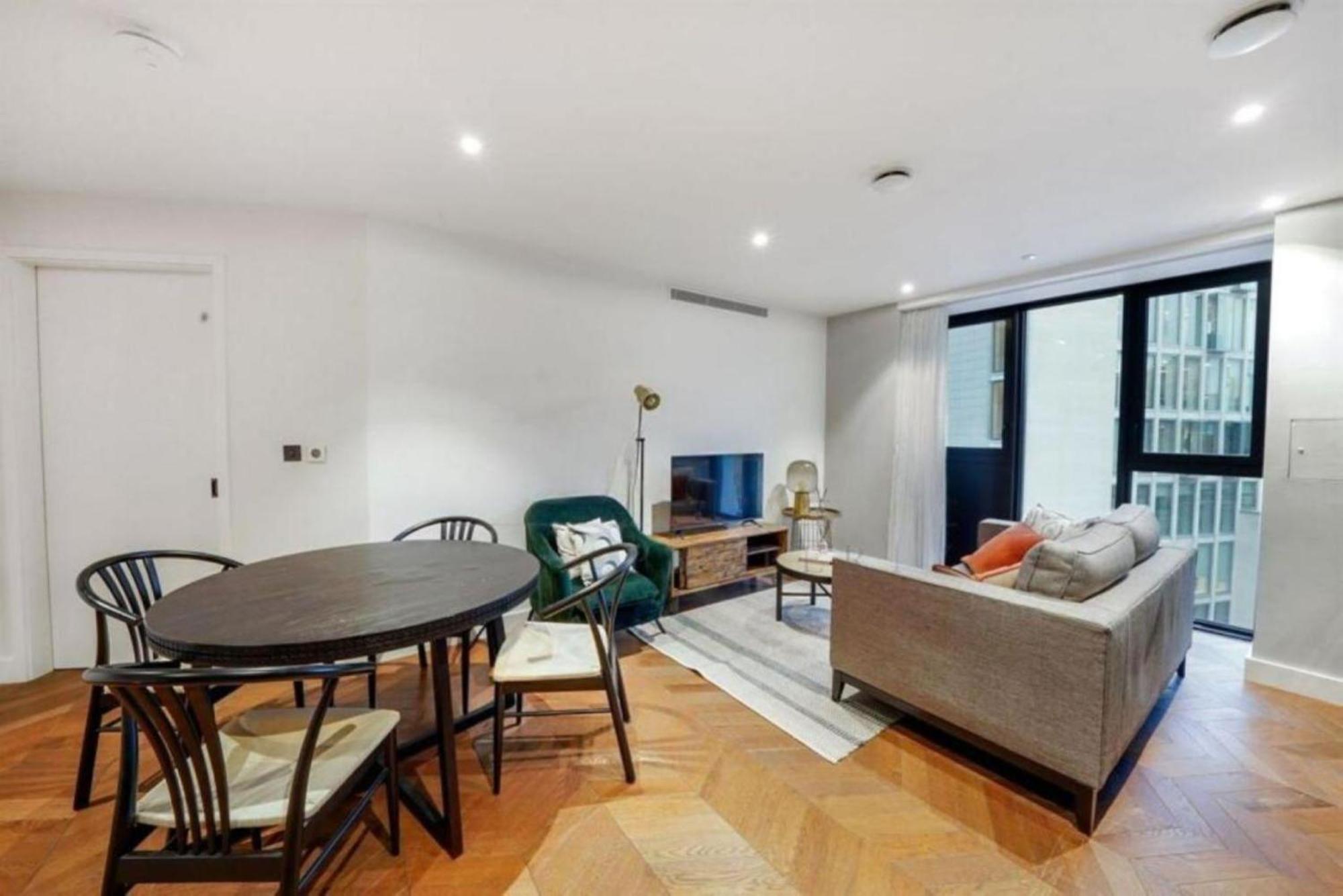 Modern Chic Leicester Square Covent Garden Sleeps 5