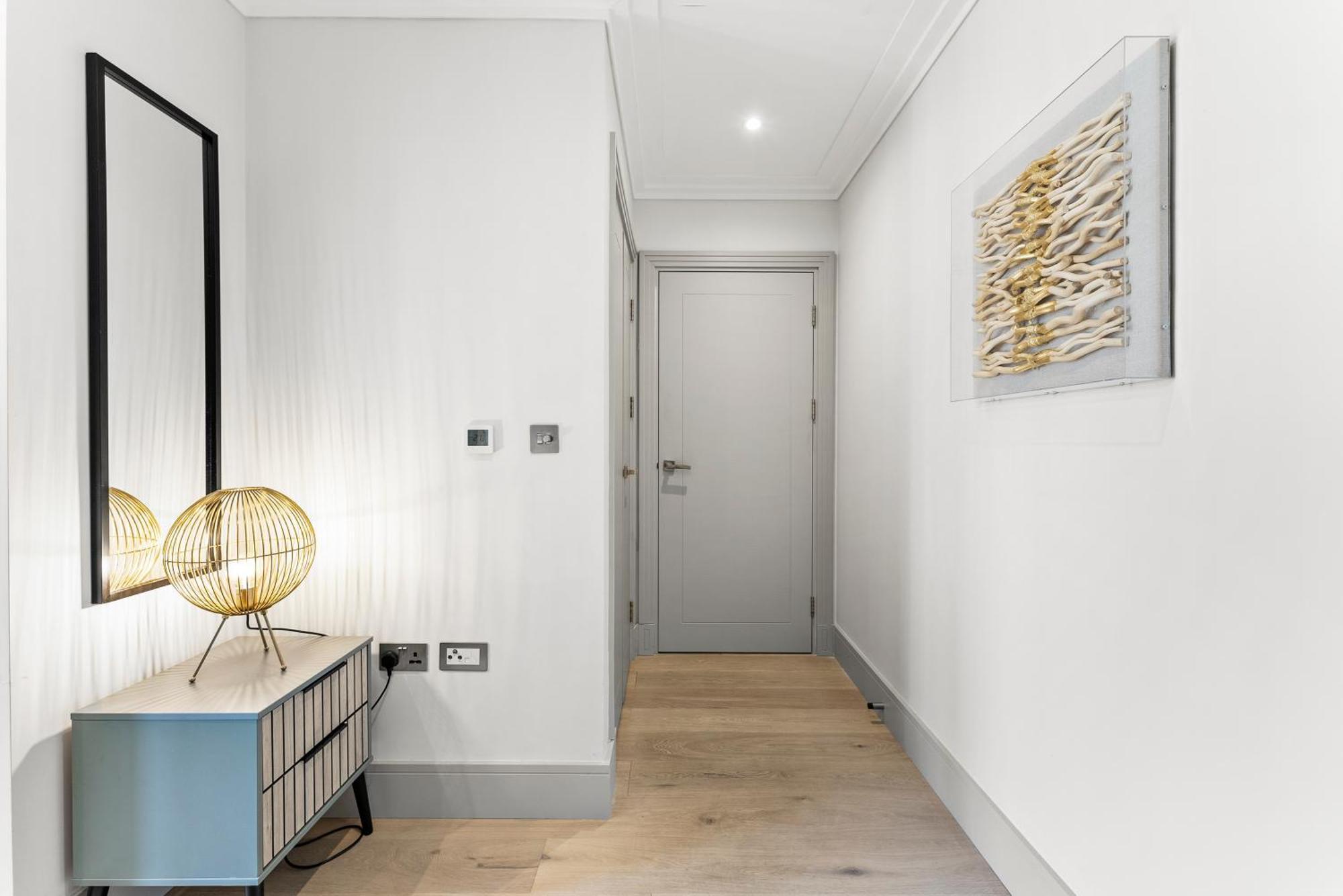 Stunning 2 Bed Flat In - Sleeps 8 -balcony * Londres