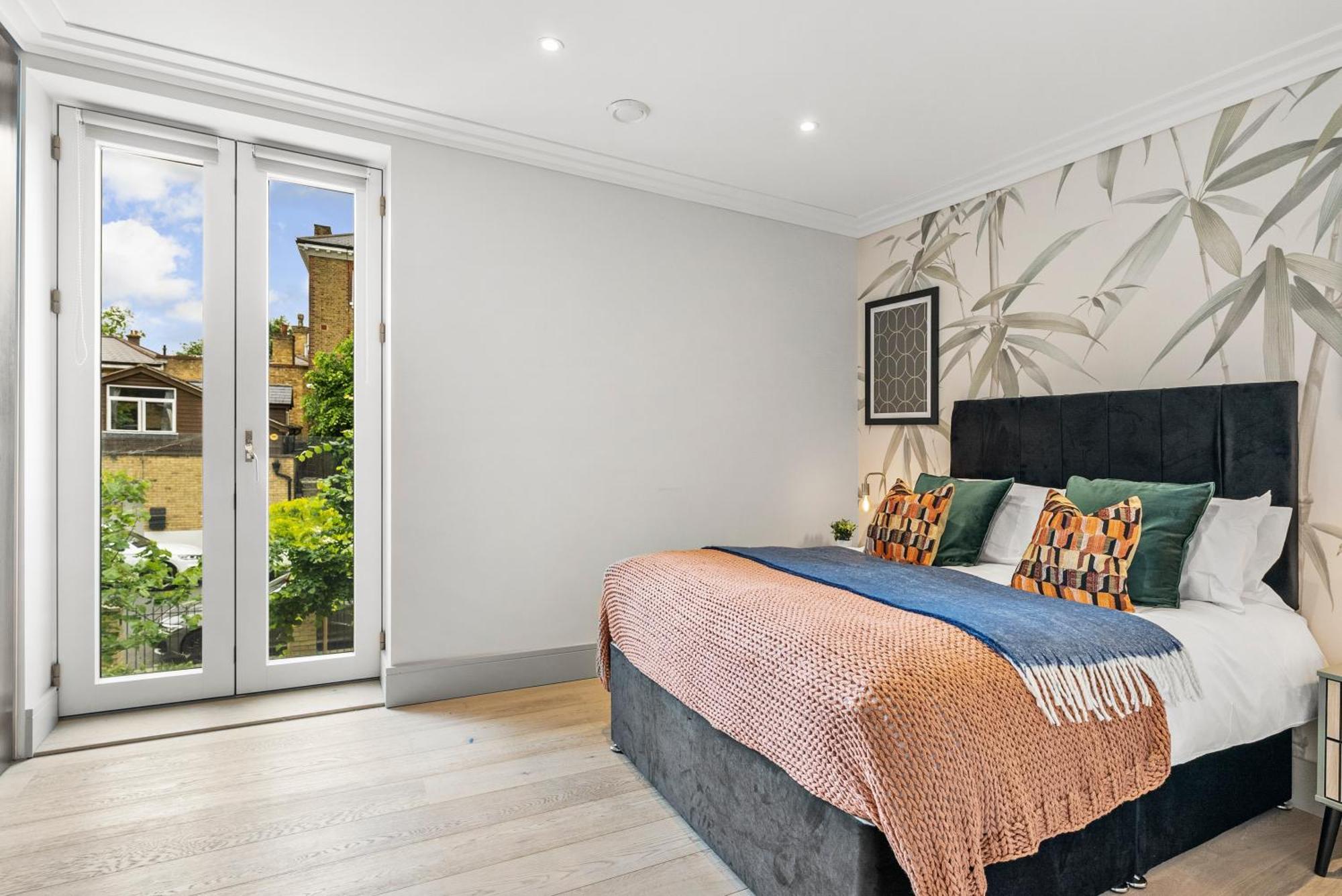 Stunning 2 Bed Flat In - Sleeps 8 -balcony * Londres