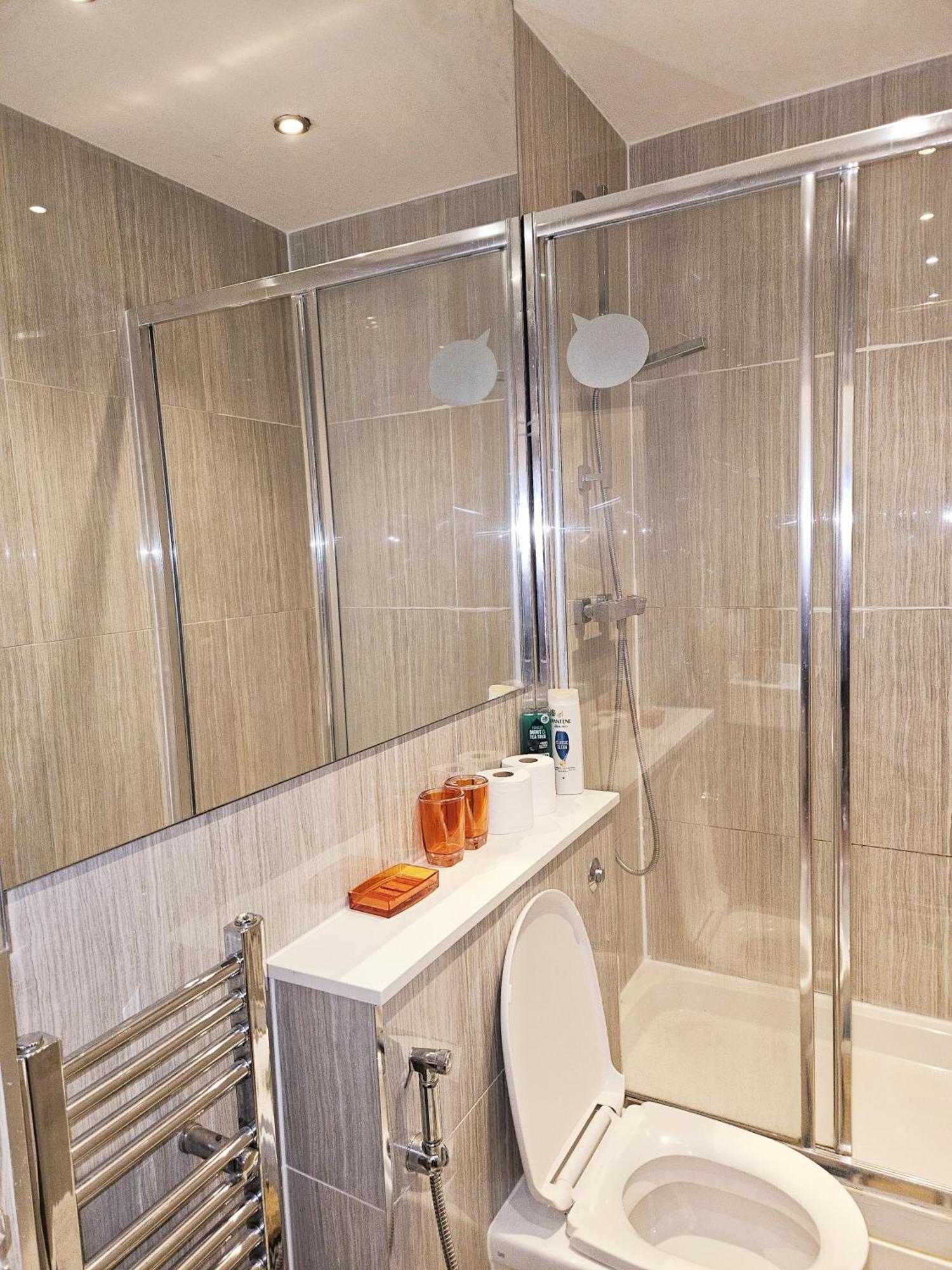 Monroe - Entire In - Prime Location London