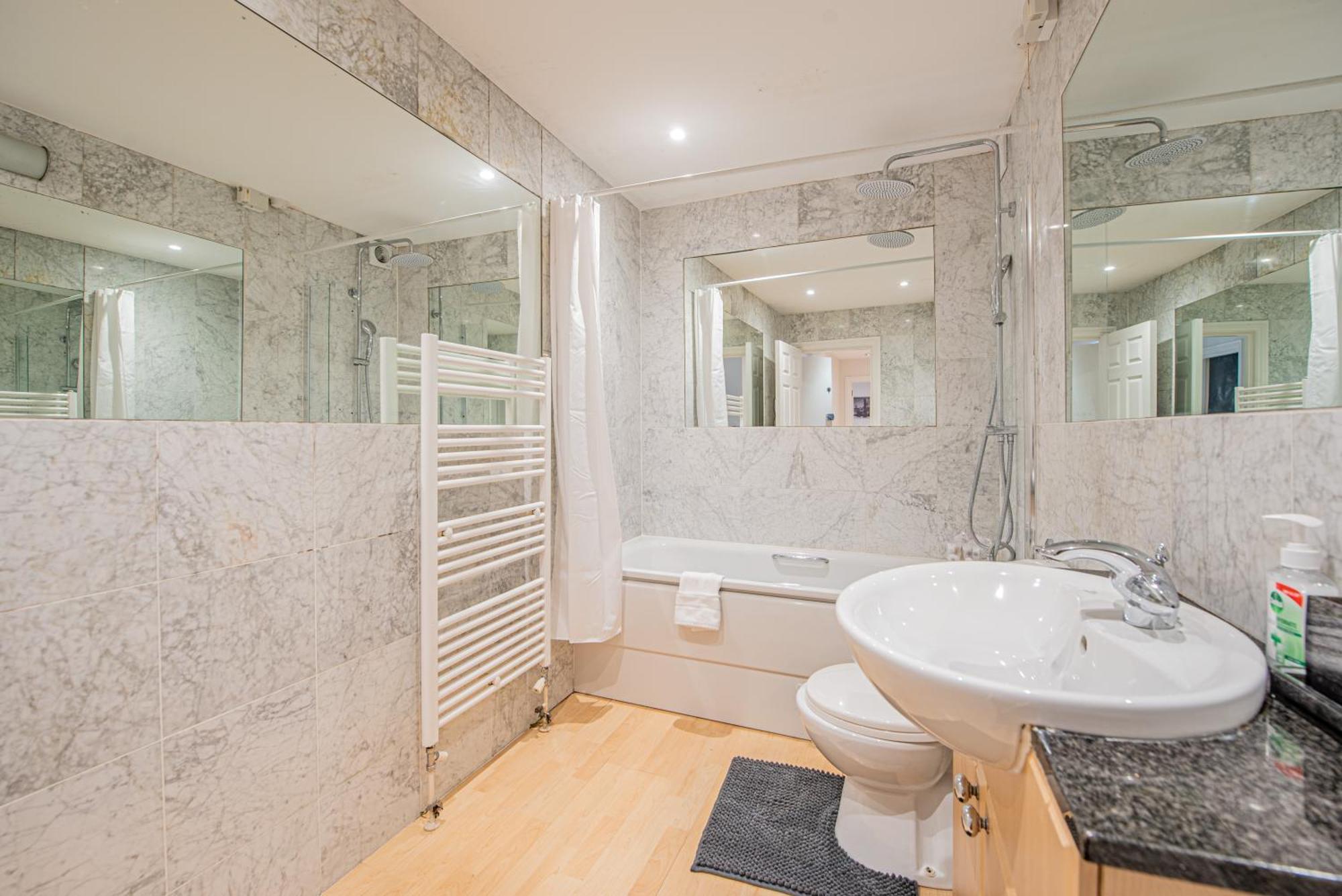Homely 2 Bedroom Flat Near Tower Bridge Londres