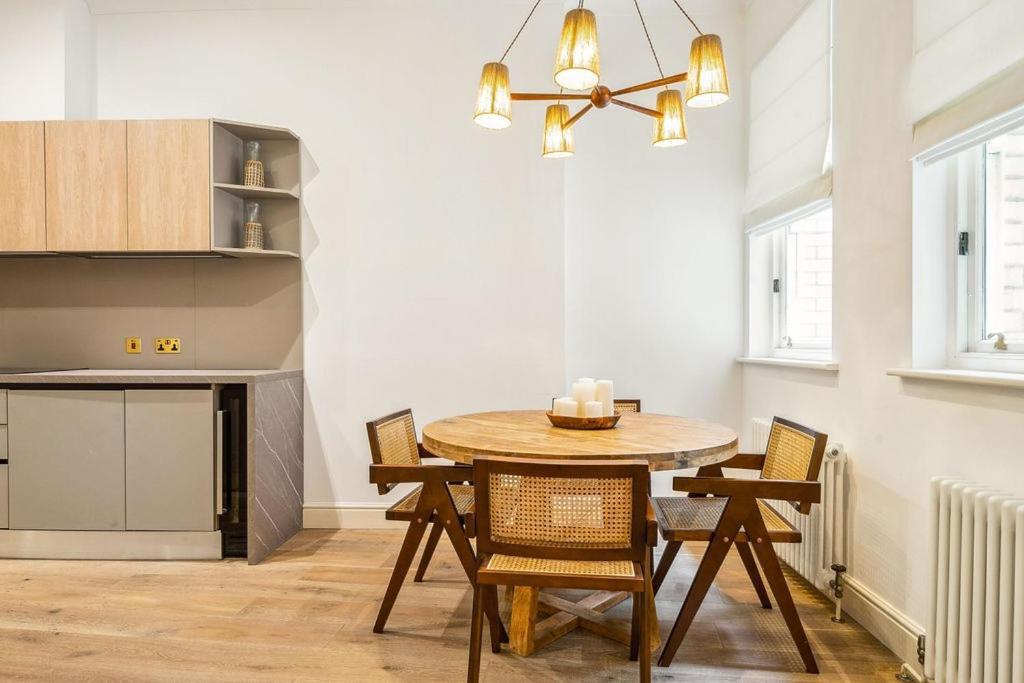 Apartamento Luxury 2-bed Steps From Oxford Street