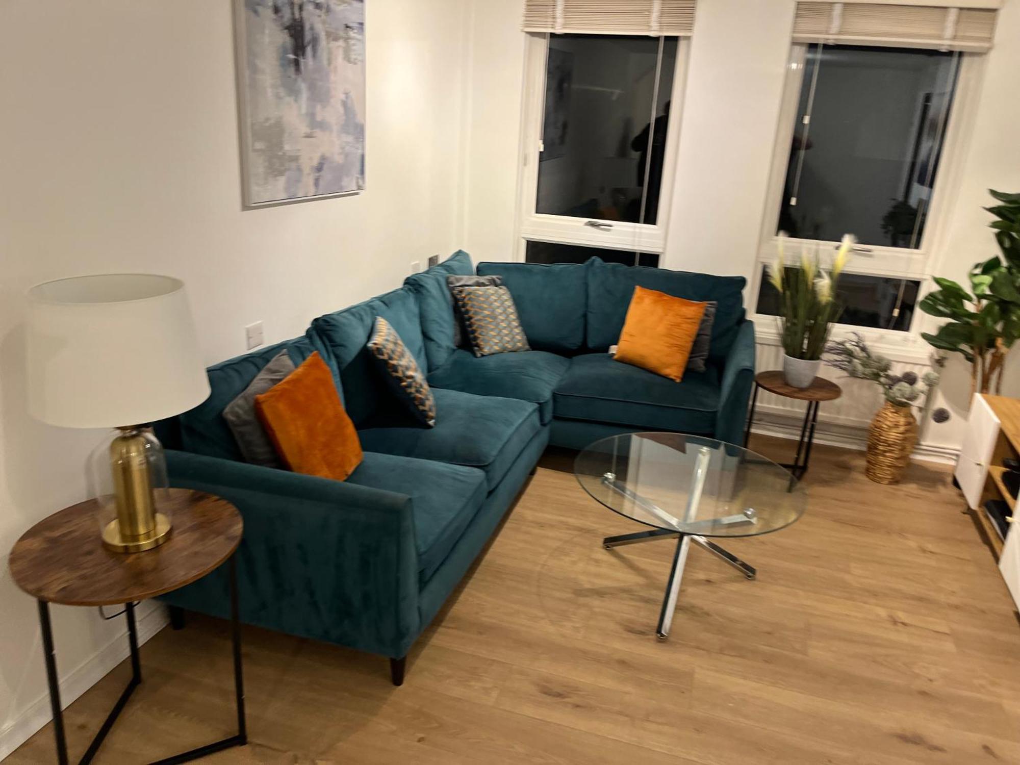 Facing Covent Garden Station Apartamento