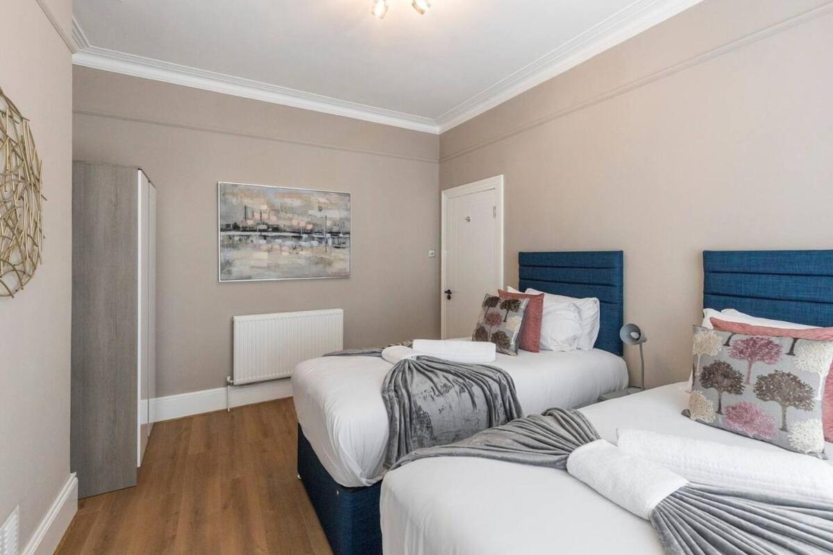 Apartamento Stunning Modern In *