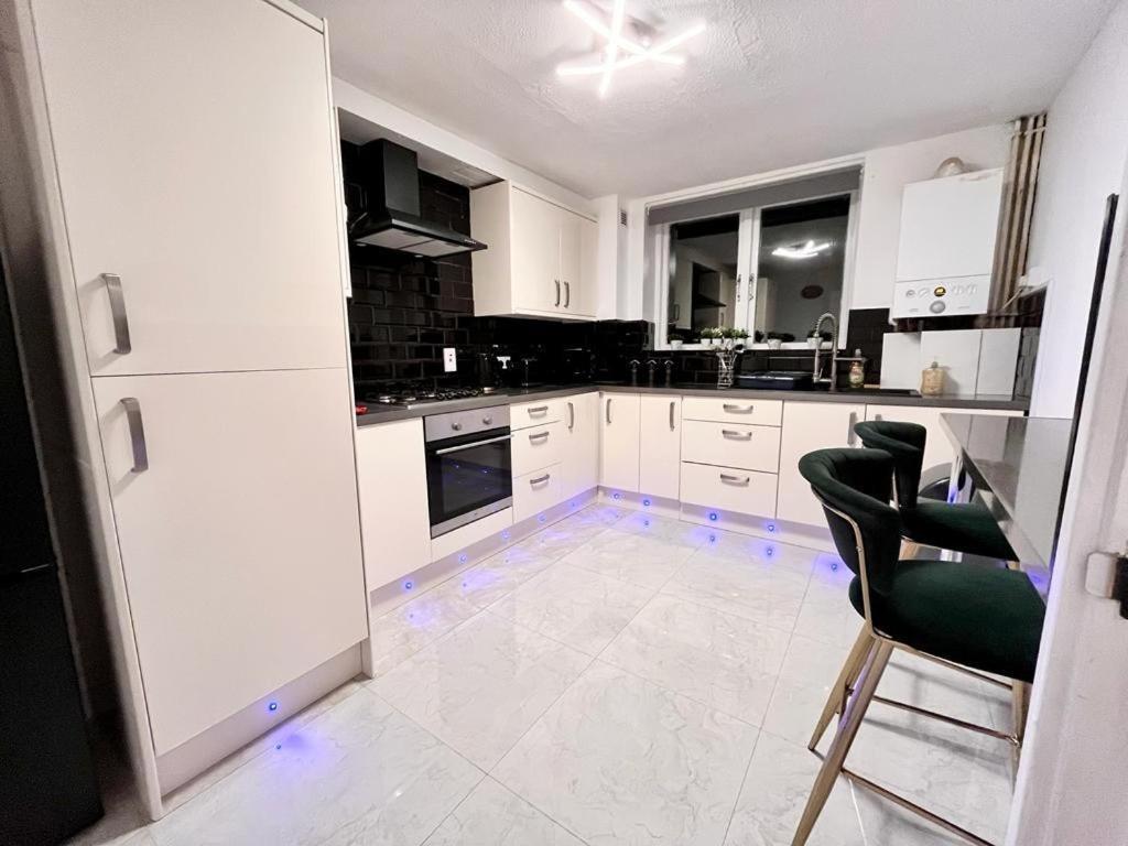 4 Bedroom Maisonette Camden Islington * Londres